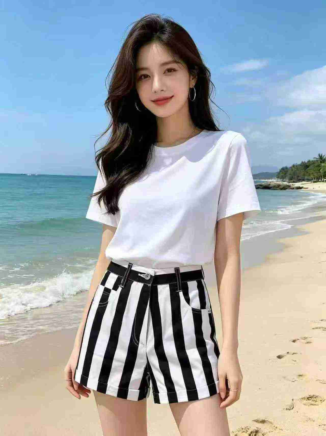 ខោខ្លីស្ត្រីទំហំរាងតូច ចំនួនប្រមាណ 430 គ្រឿង - Image 3