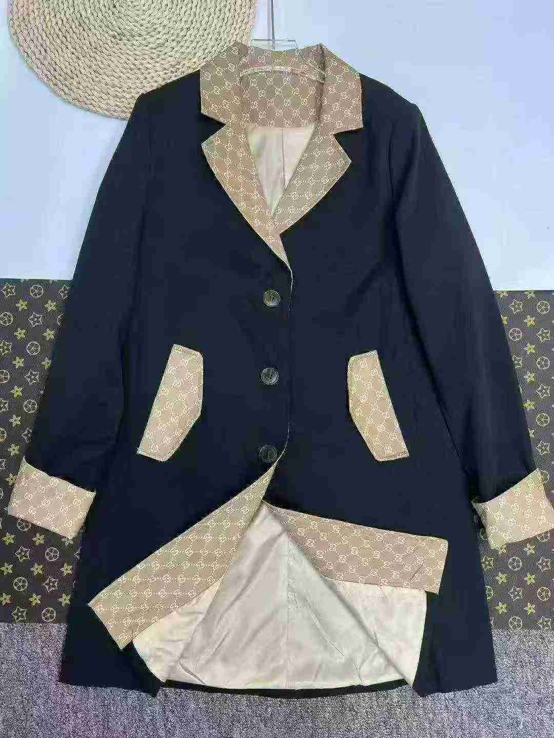 Brand Women's Trench Coats, About 1100 Pieces, Sizes S M L - Image 5