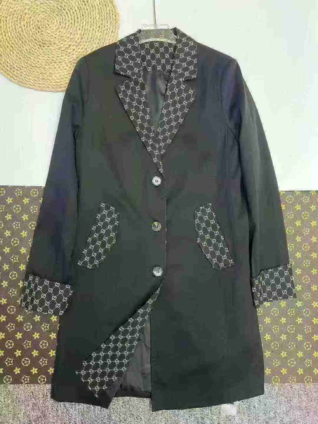 Brand Women's Trench Coats, About 1100 Pieces, Sizes S M L - Image 6