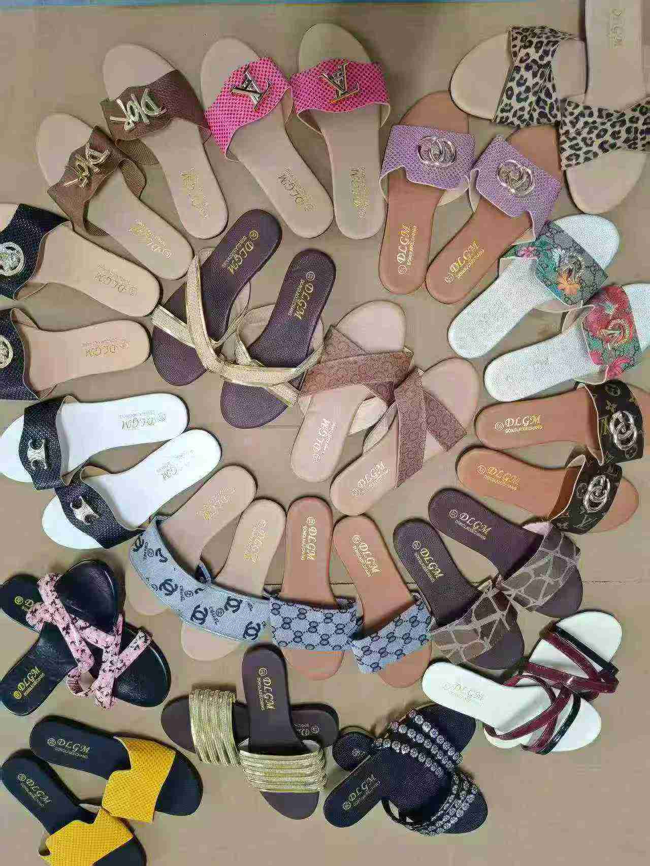 Sandal Slide Wanita Hak Rendah Gaya Prancis Musim Panas Baru 2026 untuk Luar Ruangan, Stok Tersedia 8000 Pasang - Image 3