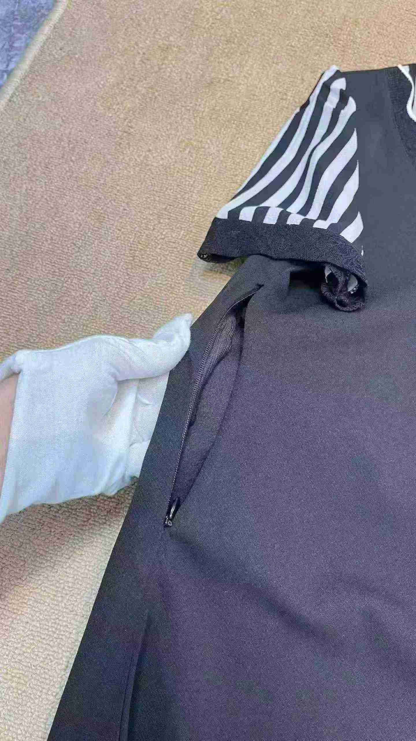 Az Kusurlu Kadın Elbiseleri Beden XL-XXL Yaklaşık 190 Adet Stok Tasfiyesi - Image 7