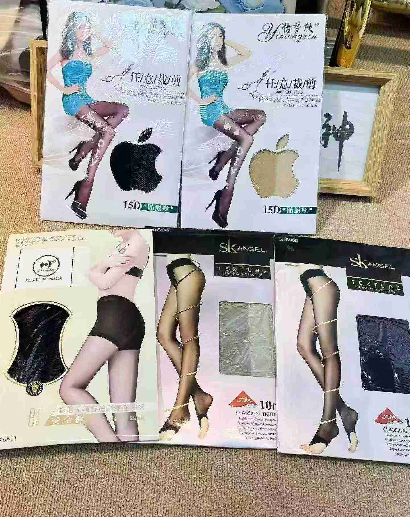 About 10500 Pcs Summer One-piece Pantyhose Clearance - Image 2