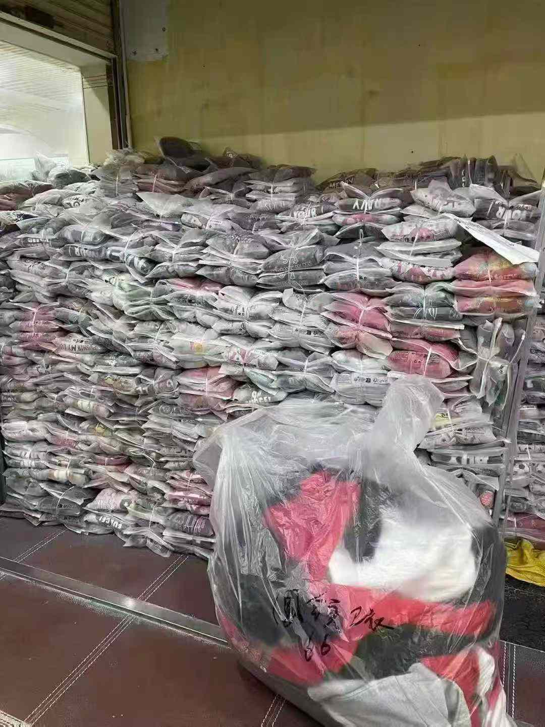300 Pcs Kids Fleece Sweatshirts Stock Clearance - Image 7