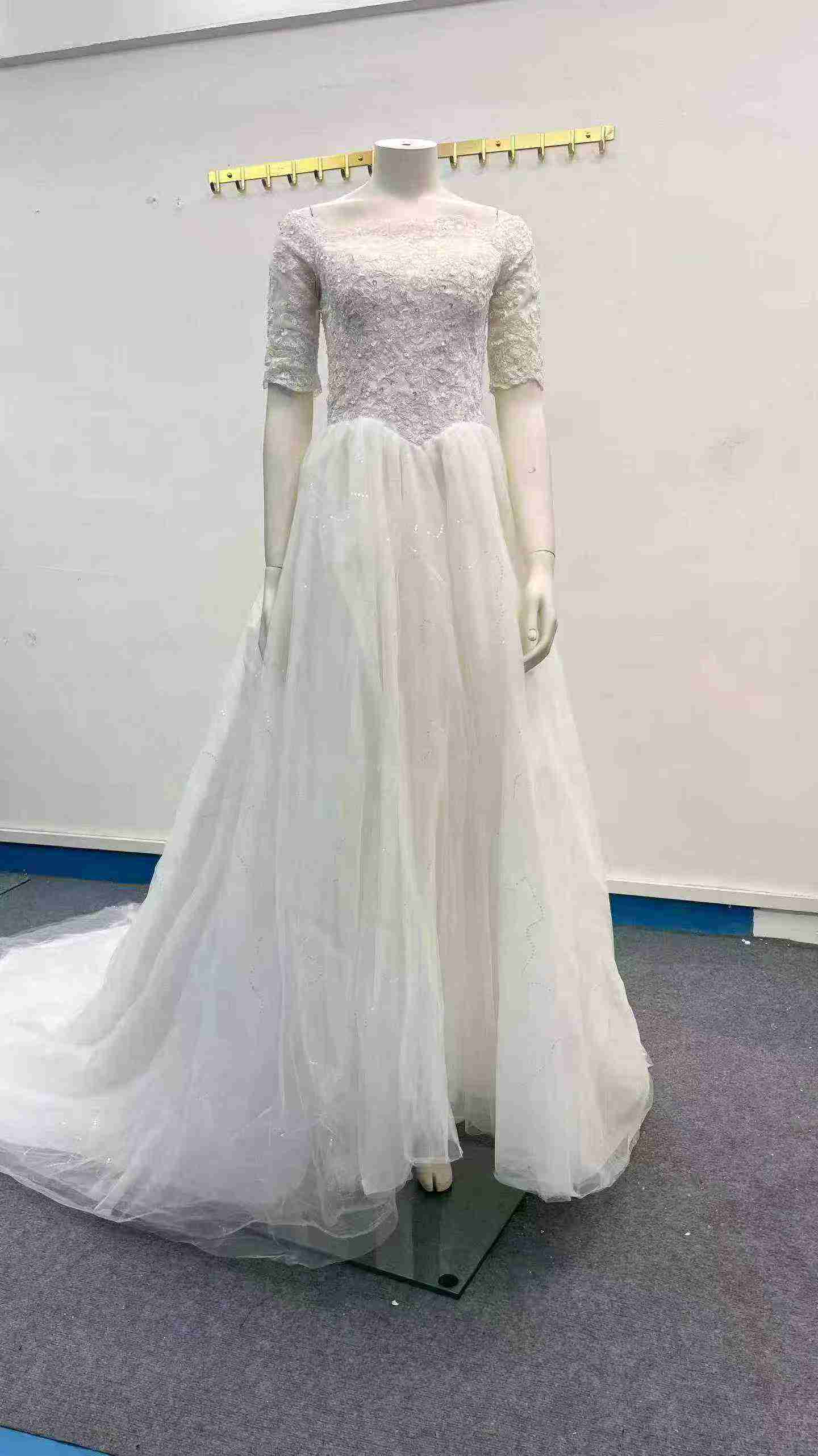 780 Pcs High Custom Heavy Wedding Dresses Clearance - Image 3