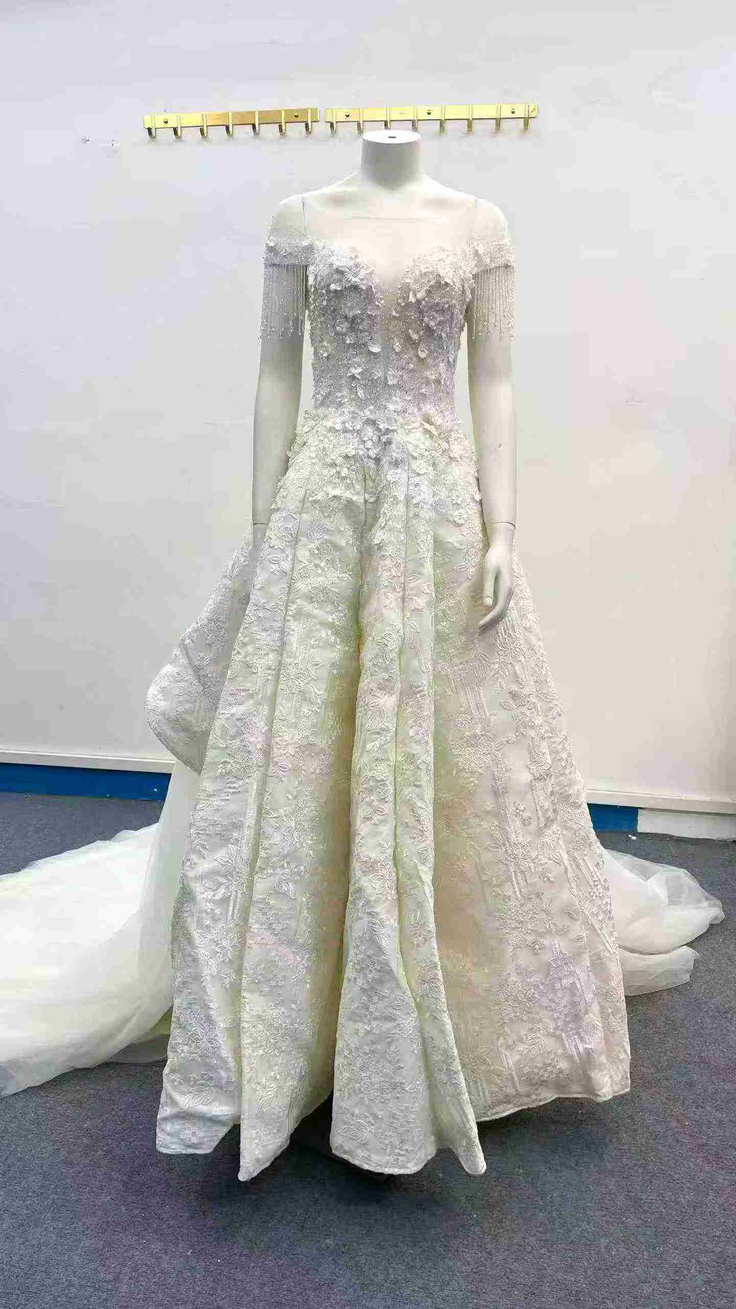 780 Pcs High Custom Heavy Wedding Dresses Clearance - Image 7