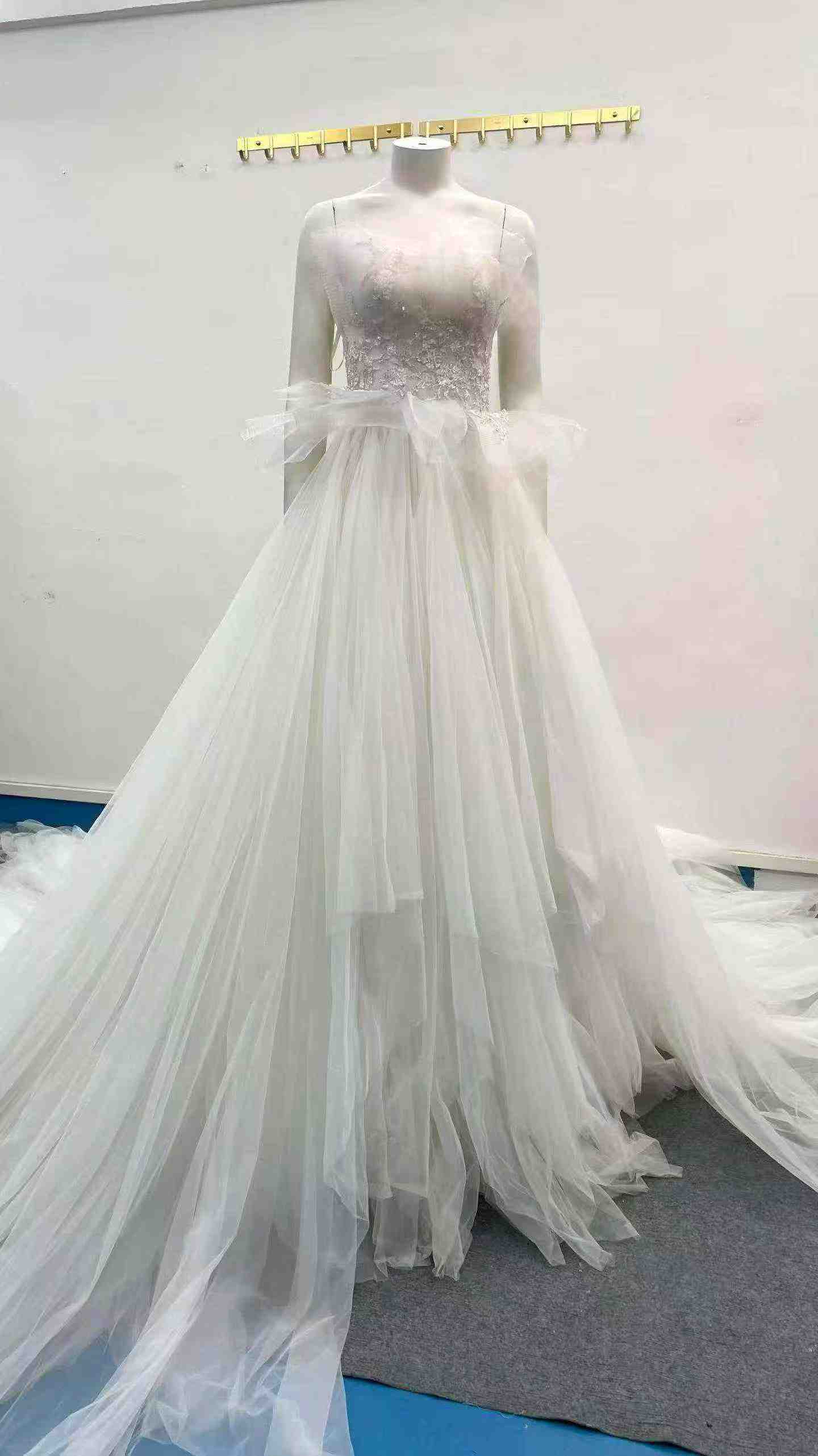 780 Pcs High Custom Heavy Wedding Dresses Clearance - Image 8