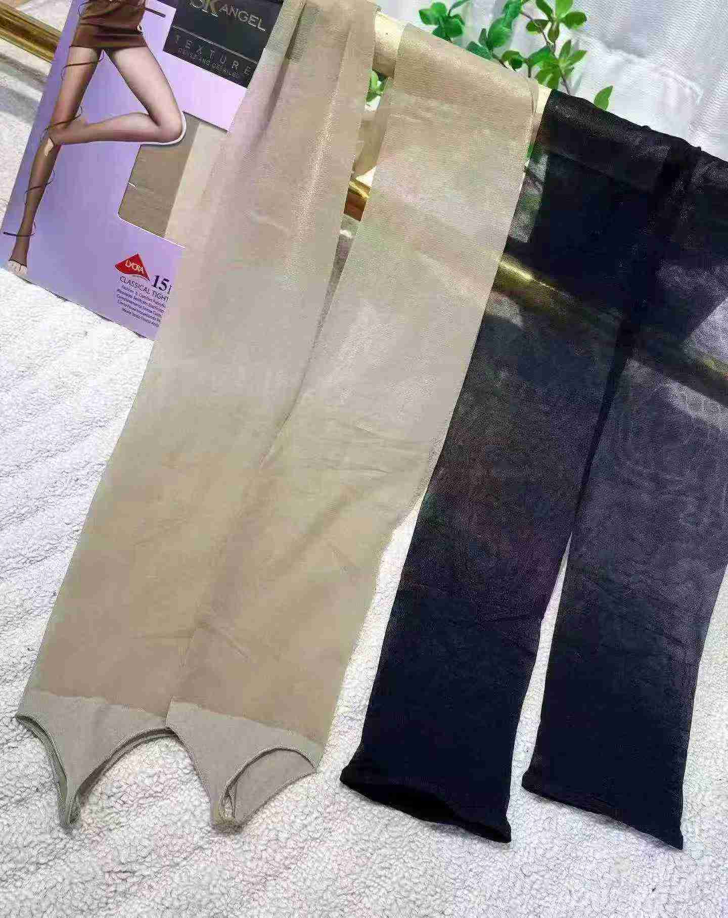 About 2100 Pcs Women's Ultra-thin Pantyhose - Image 5