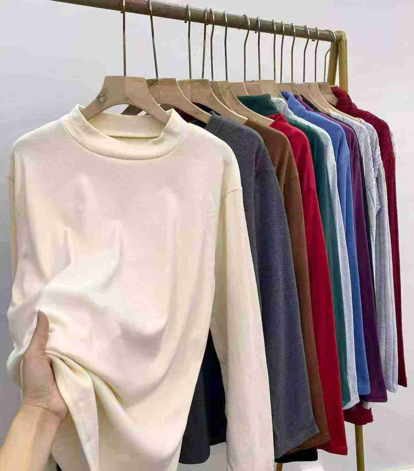 Autumn & Winter Dralon Base Layers 883 Pieces - Image 2