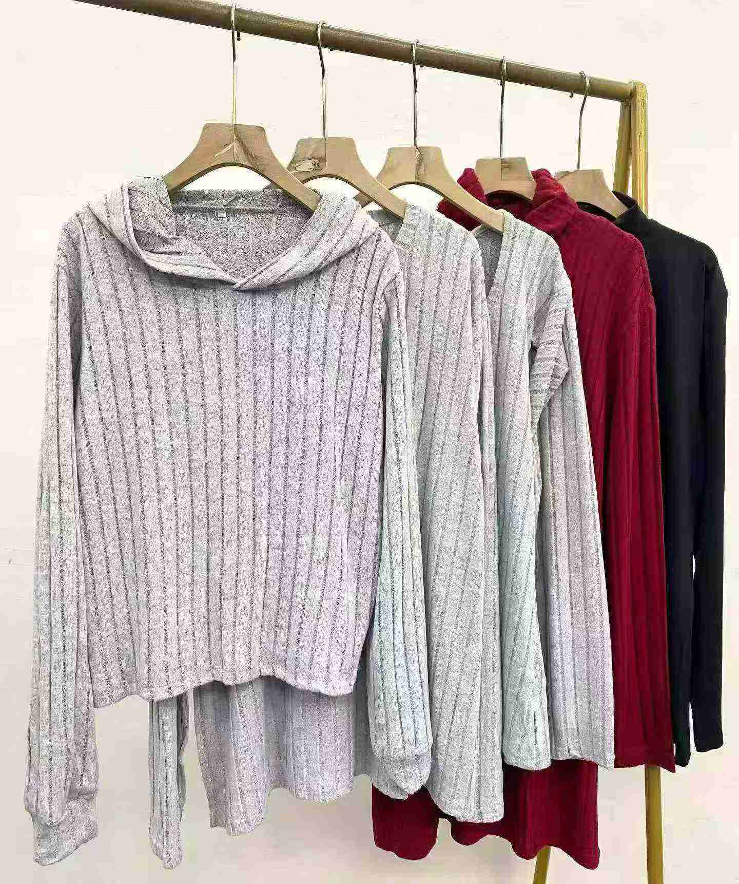 Autumn & Winter Dralon Base Layers 883 Pieces - Image 4