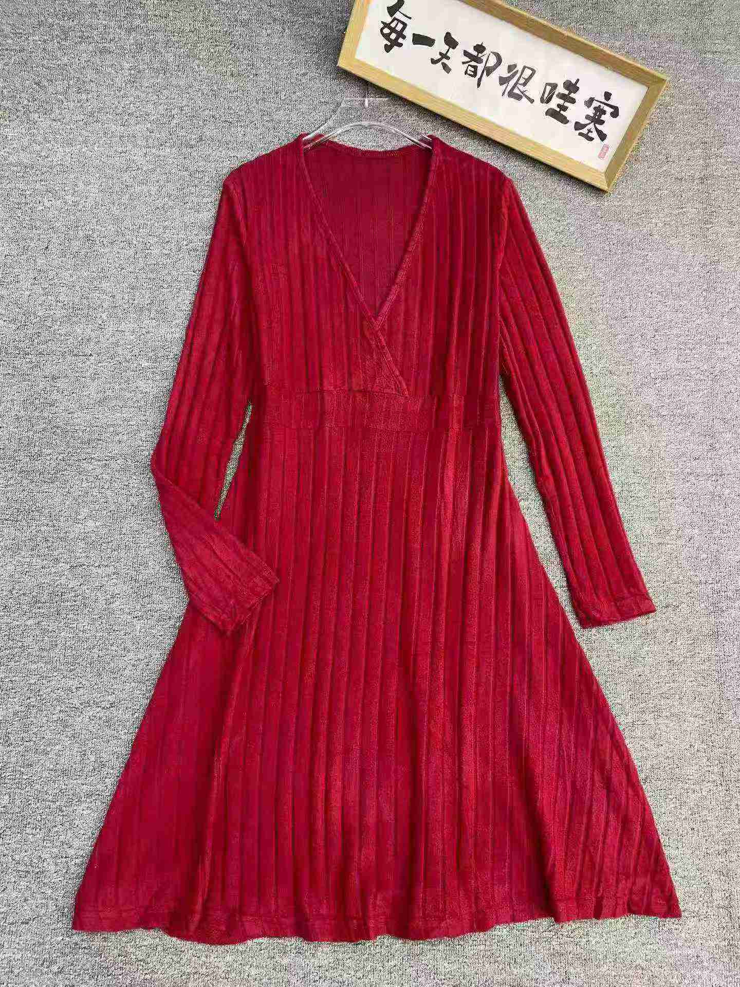 107 Pcs Stretch Plus Size Dresses - Image 4