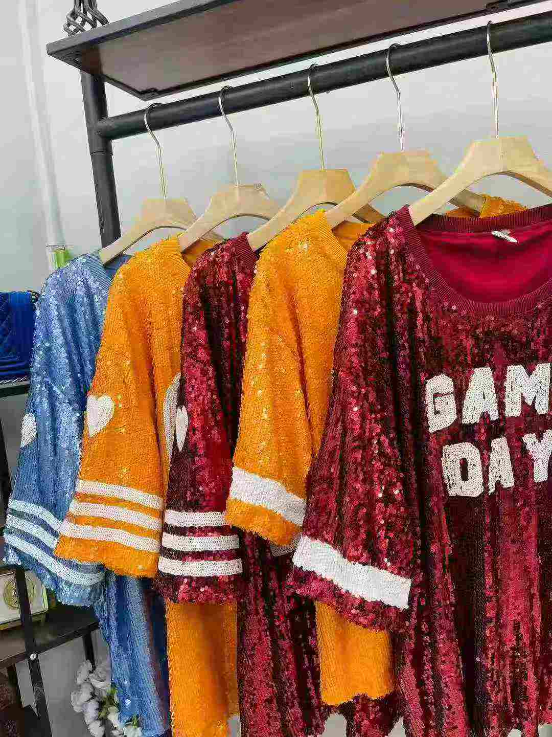 Loose Heavy Style Sequined Tops, Total 1473 Pieces New Overstock - Image 3