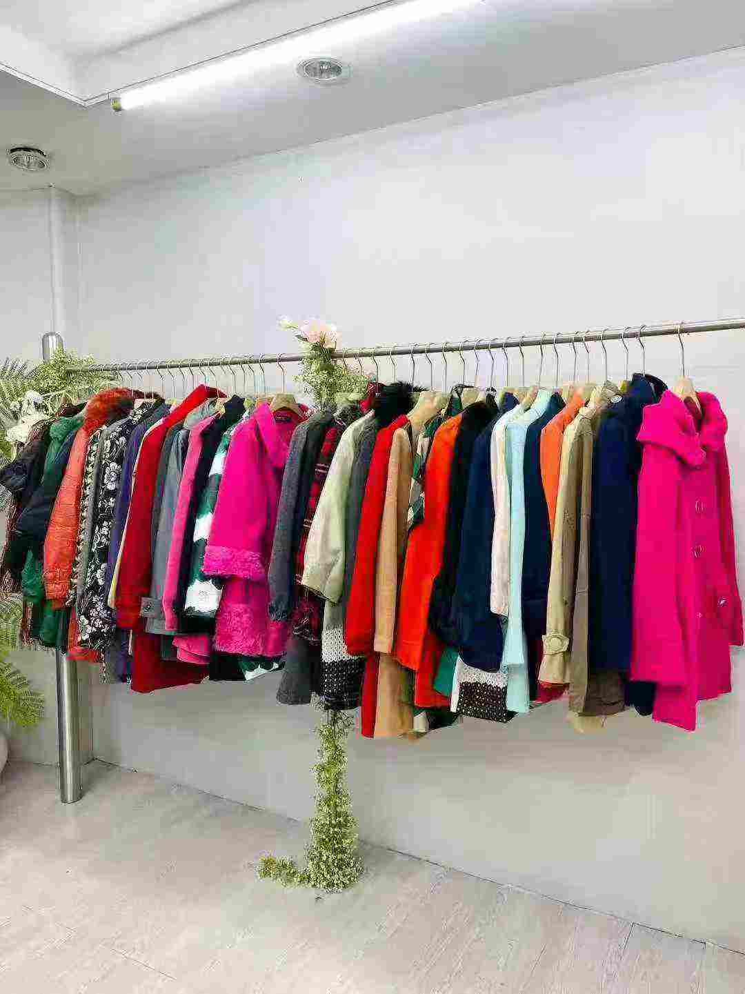 Autumn Winter Coats, 585 Pieces Clearance Stock - Image 8
