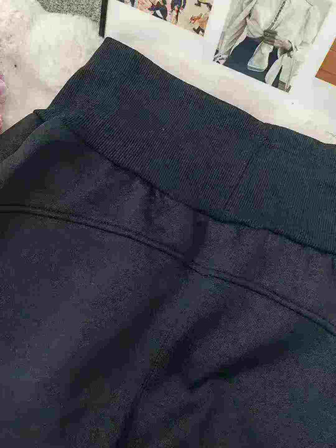 106 قطع بنطال رياضي نسائي مضلع من فليس الخروف الناعم - Image 4