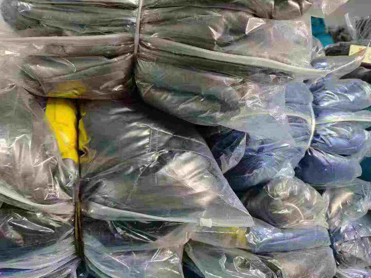 کت پددی پنبه‌ای براق ضخیم شده جدید ۲۰۲۴ بدون نیاز به شستشو برای بچه‌های بزرگ، ۳ رنگ، سایز ۱۲۰ تا ۱۶۰، حدود ۴۰۰ عدد - Image 8