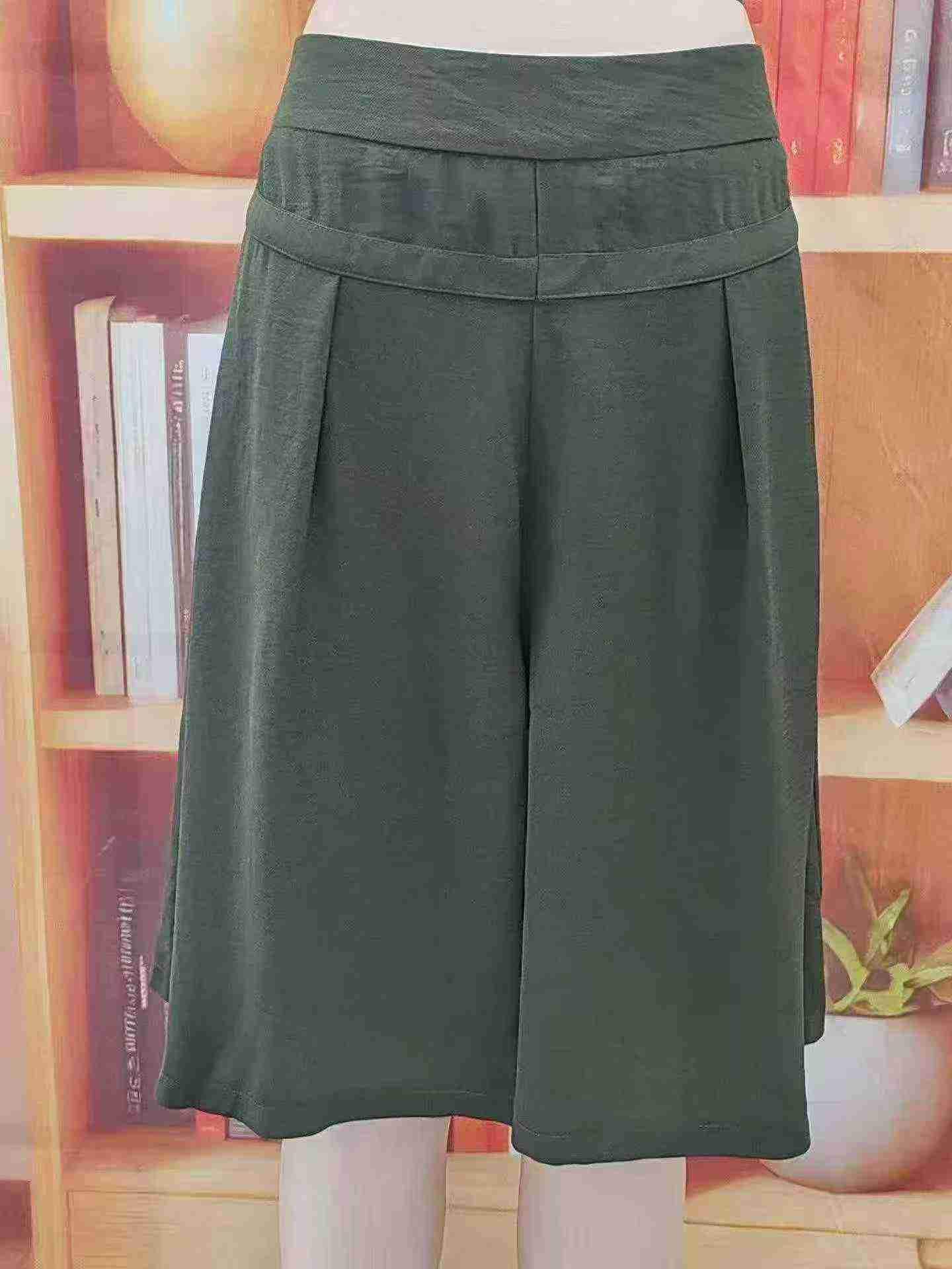 About 510 Pcs High Quality Chiffon Wide Leg Knee-length Mom Shorts Stock Wholesale - Image 5