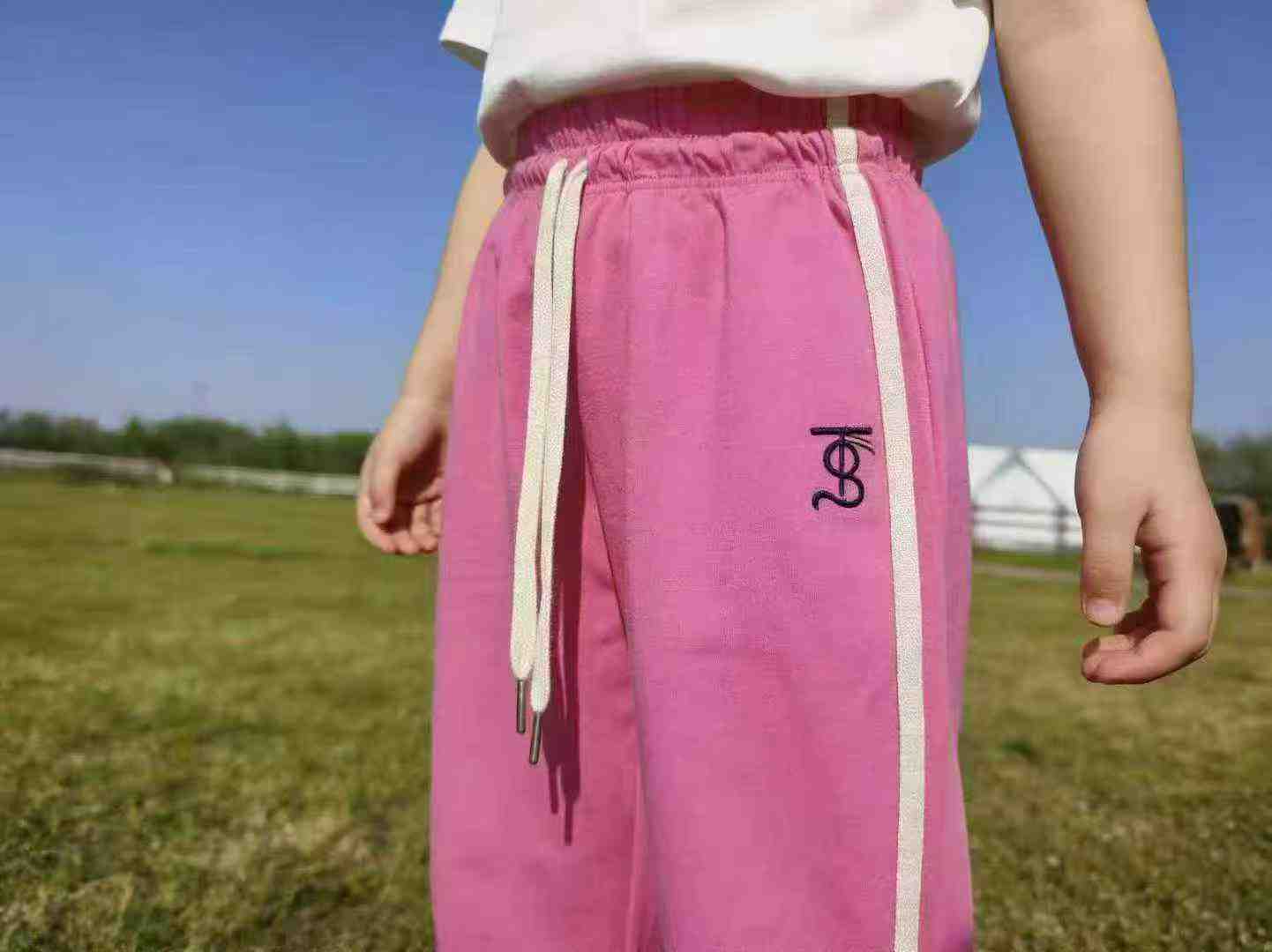About 350pcs Boys Girls Thin Cotton Cuffed Casual Pants - Image 3