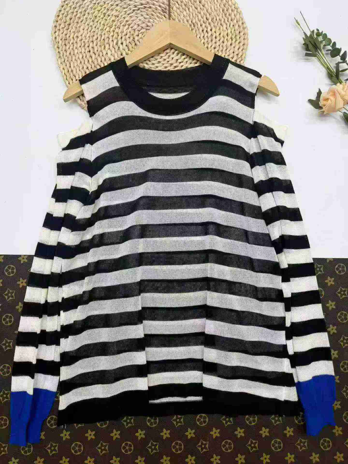 Off-shoulder Loose Striped Knit Tops, About 600 Pieces - Image 6