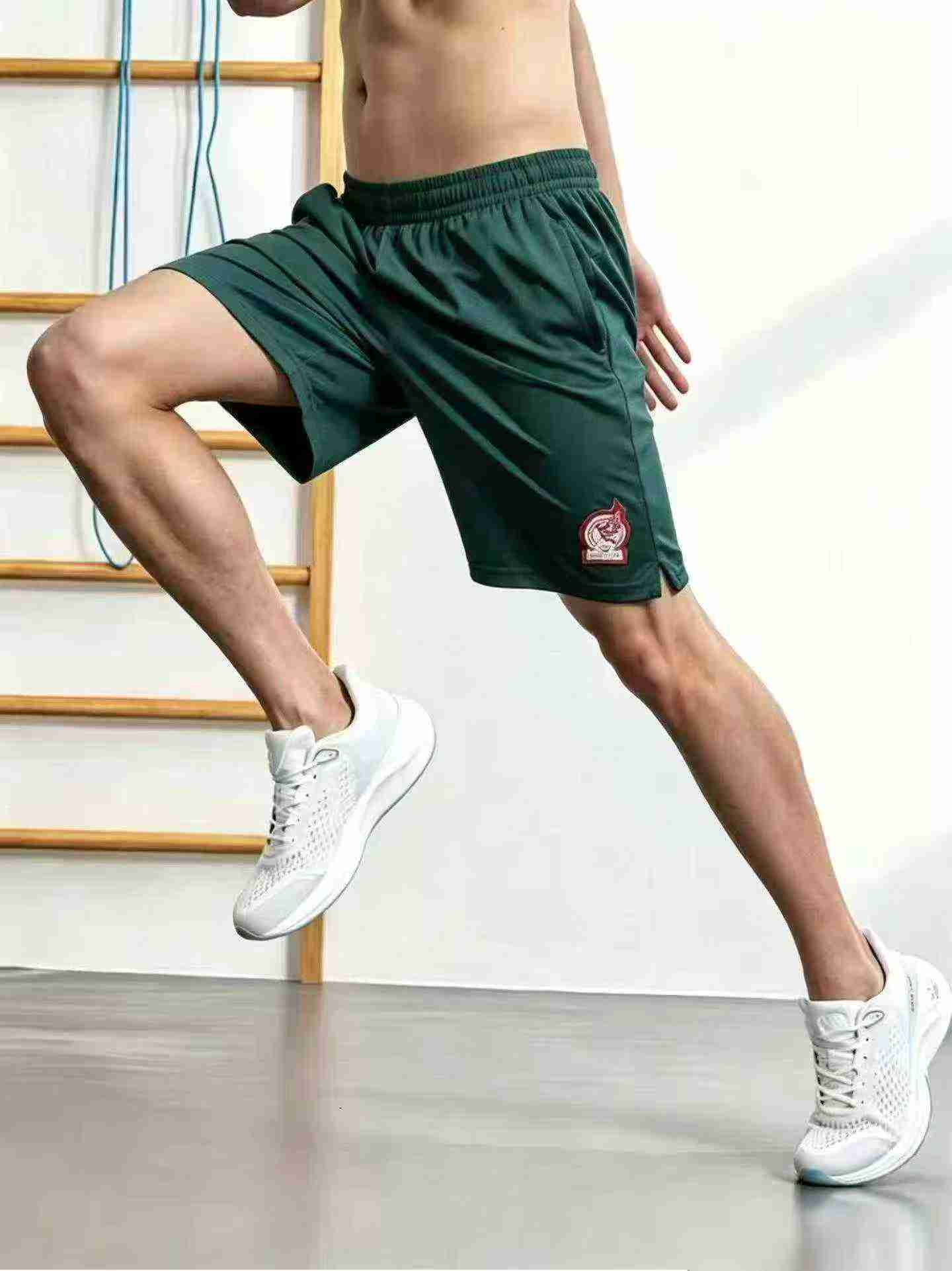 About 5600 Pieces Mixed Quick Dry Sports Shorts - Image 2