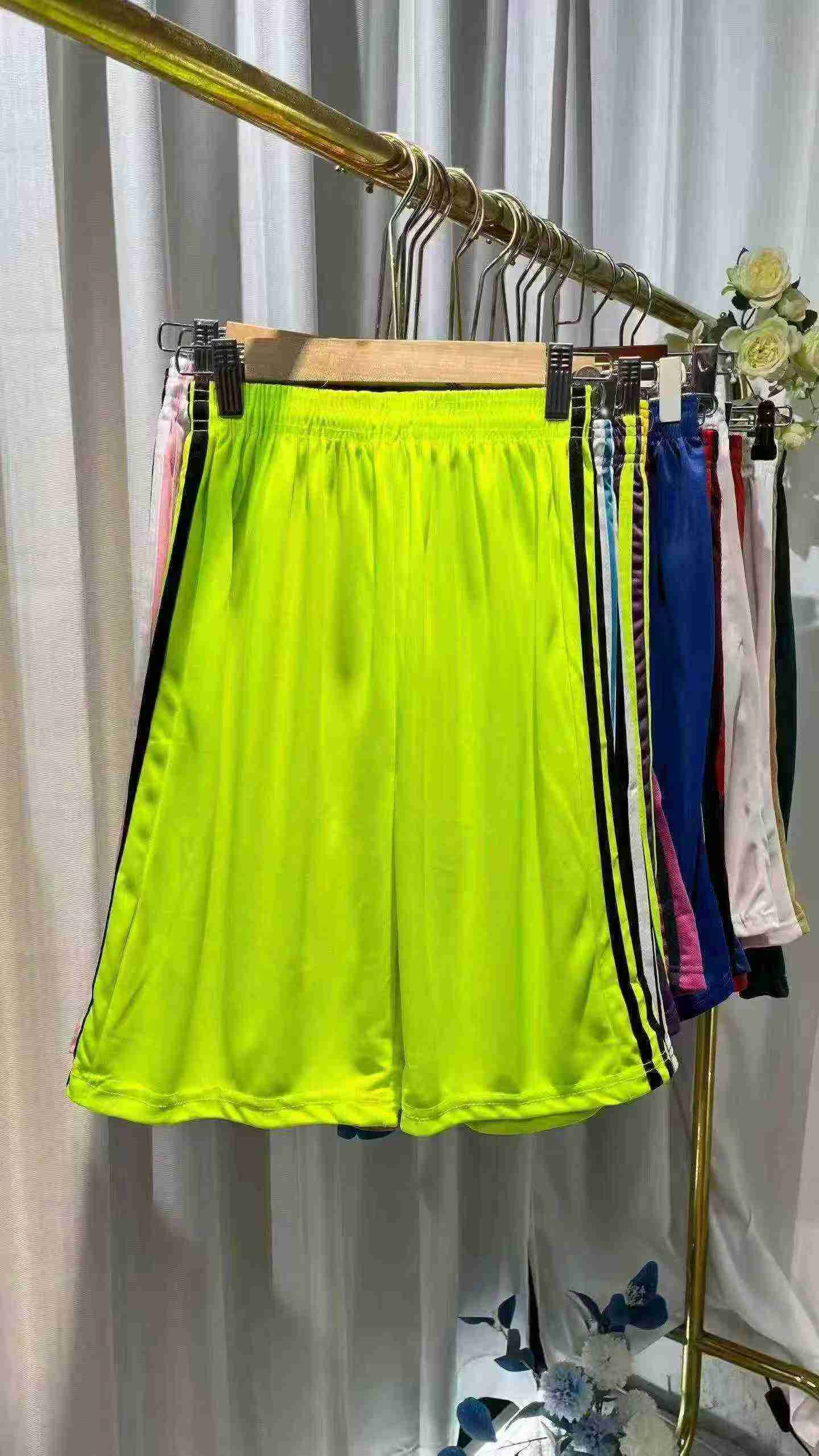 About 5600 Pieces Mixed Quick Dry Sports Shorts - Image 4
