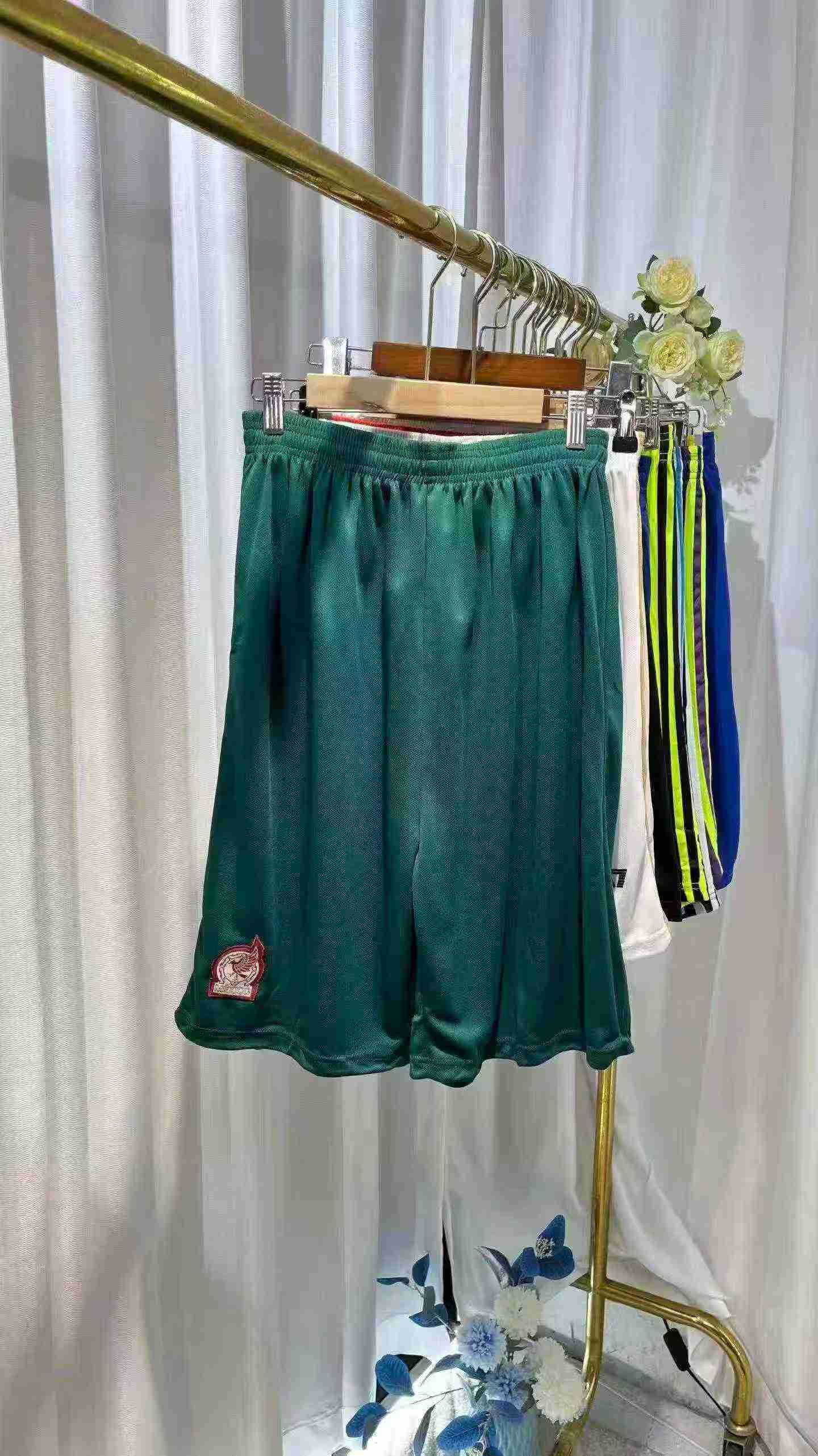 About 5600 Pieces Mixed Quick Dry Sports Shorts - Image 8