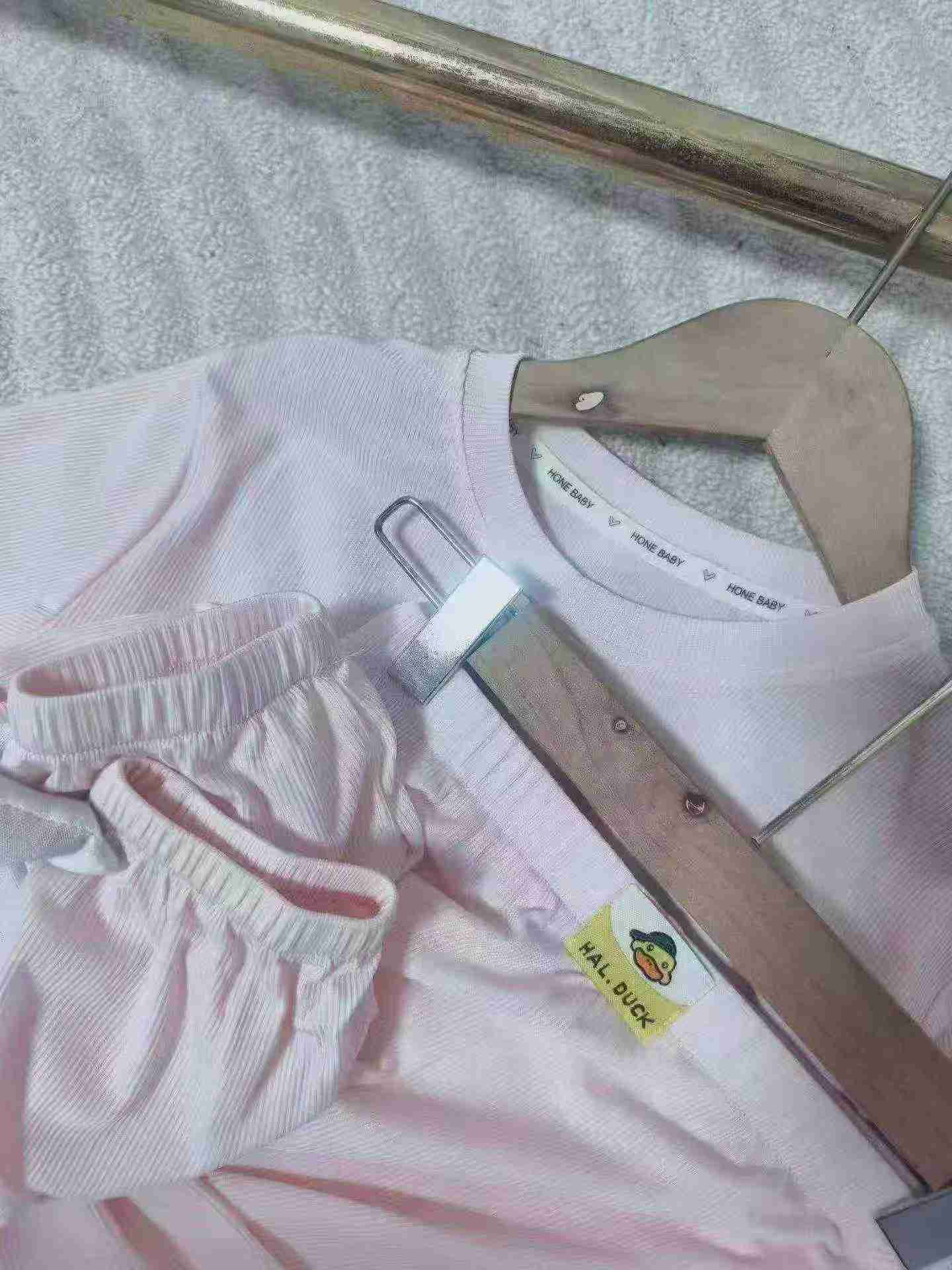 批发清仓10210套小黄鸭冰丝儿童短袖套装 - Image 9