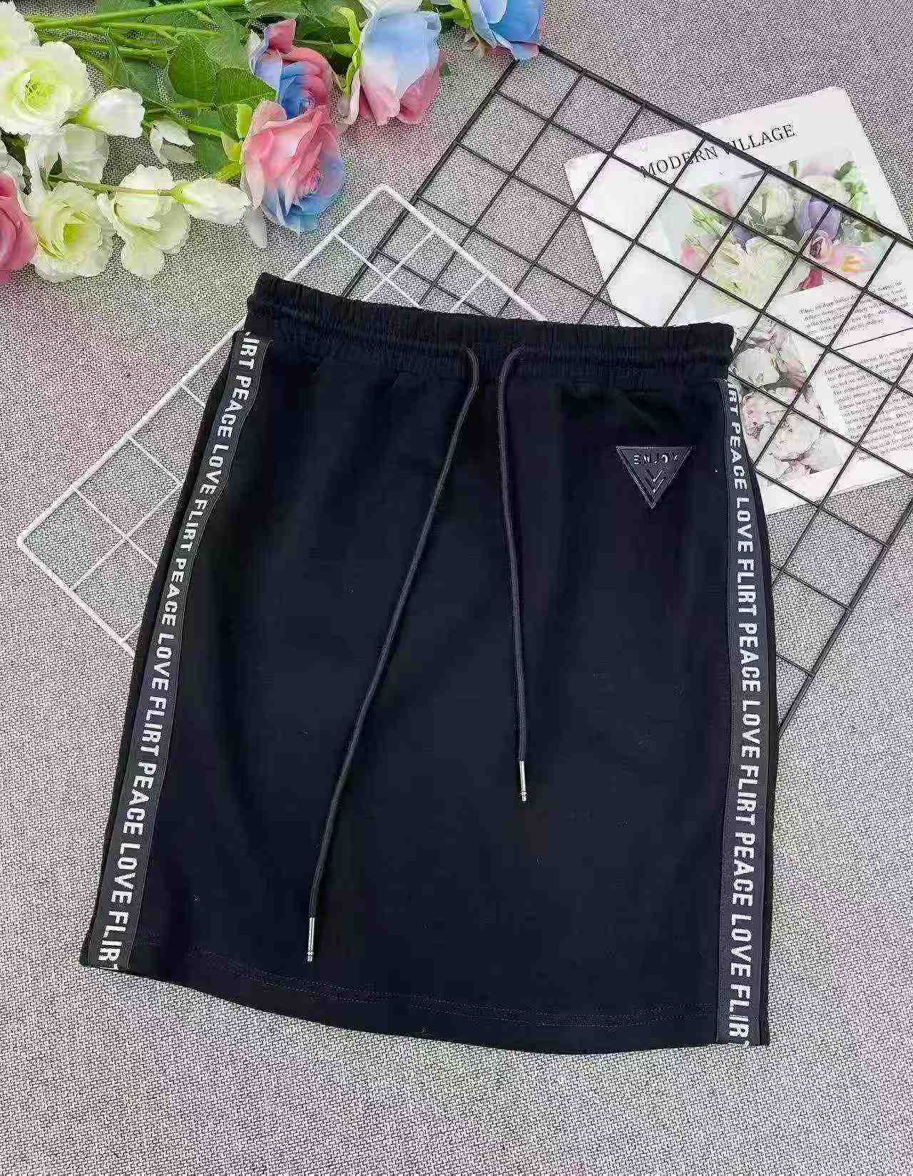UR Brand Cut-label Mini Skirts, 120 Pieces, XS-S Size, With Individual Packaging - Image 2