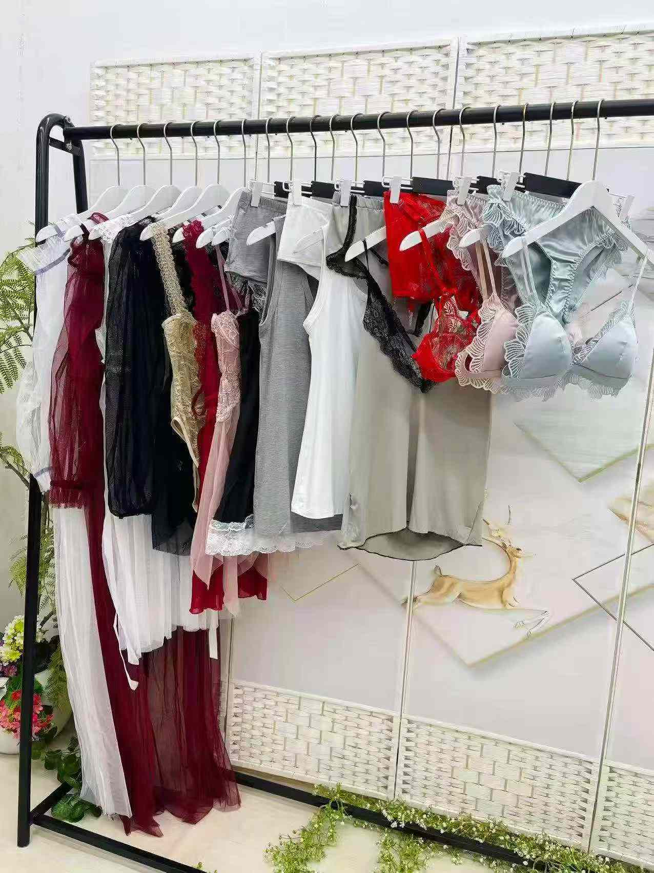 100 Sets Sexy Lingerie Clearance - Image 3