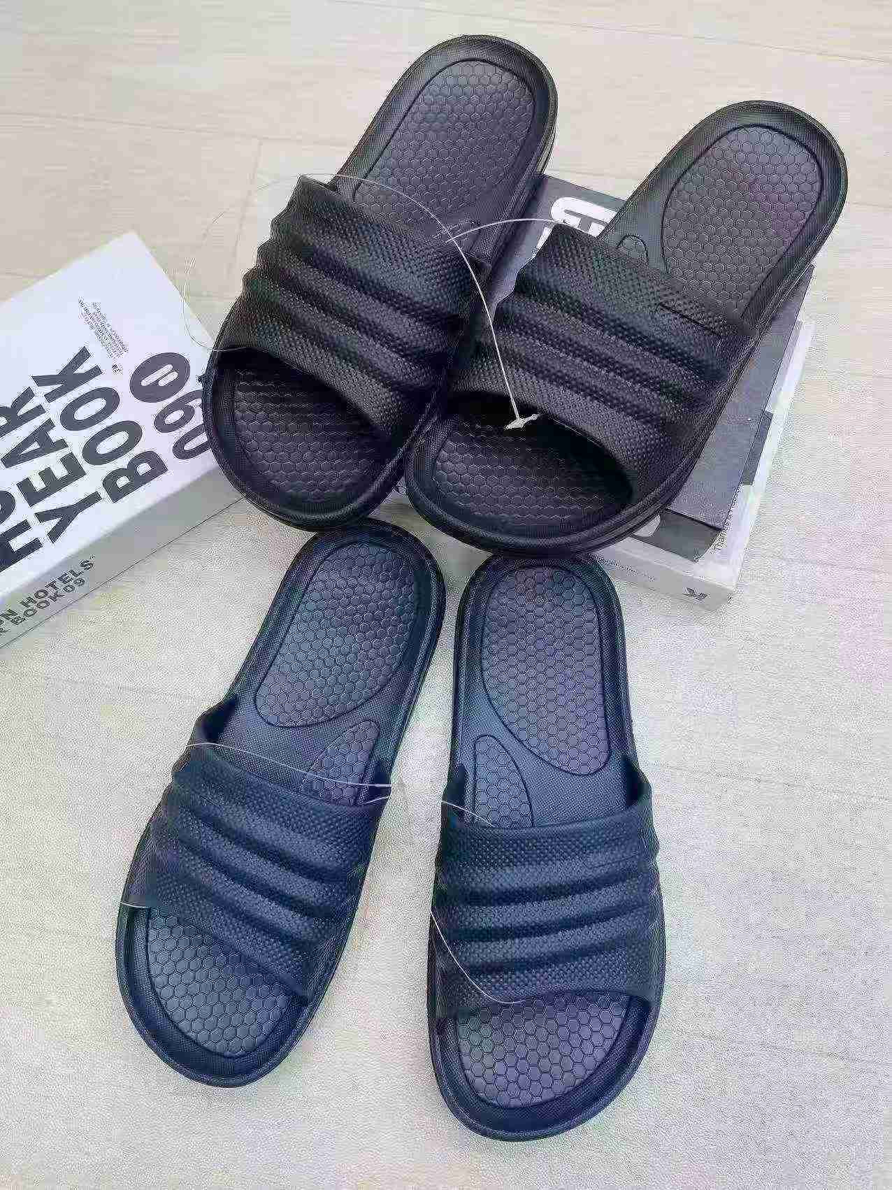 1299 Pares de Zapatillas de Casa de Liquidación con Empaque Individual - Image 7