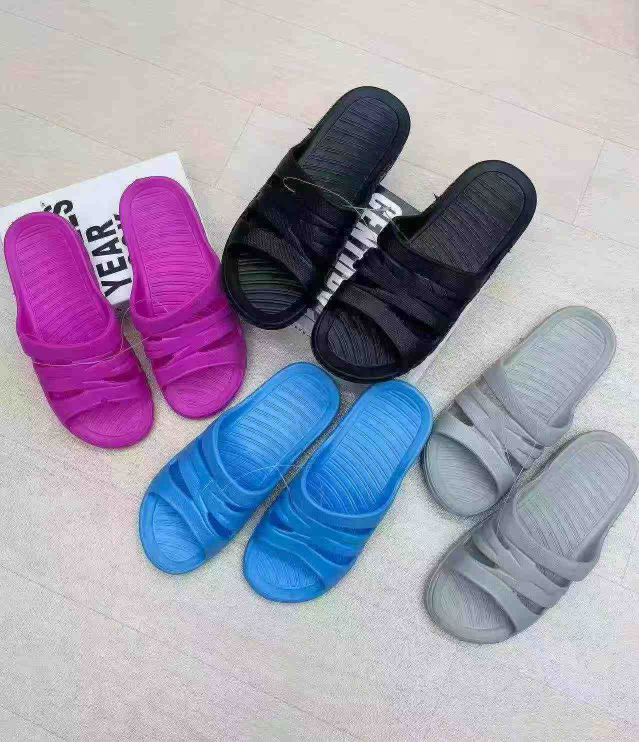 1299 Pares de Zapatillas de Casa de Liquidación con Empaque Individual - Image 8