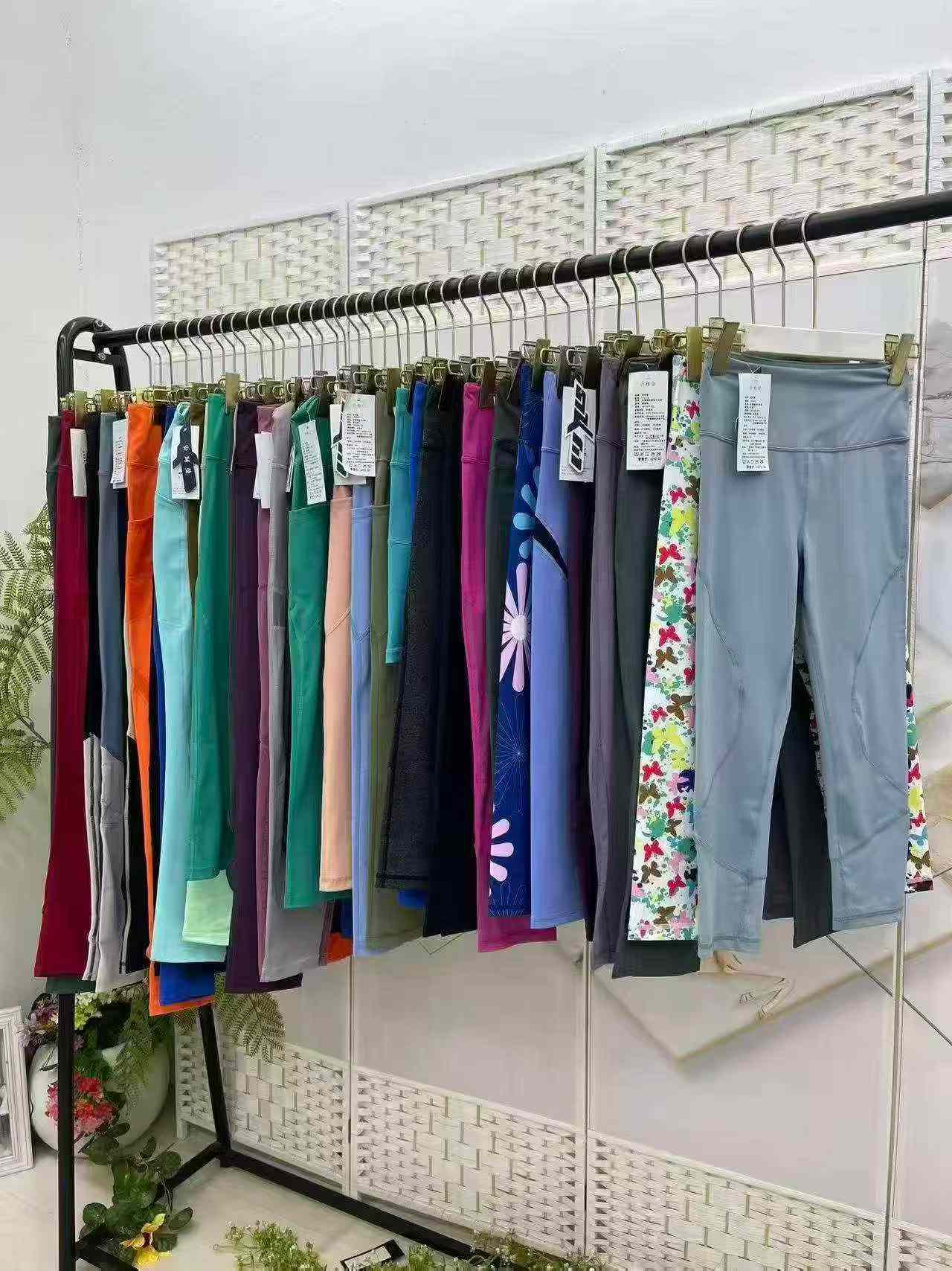 Pantalons de yoga sportifs en spandex de marque, liquidation de 2740 pièces - Image 2