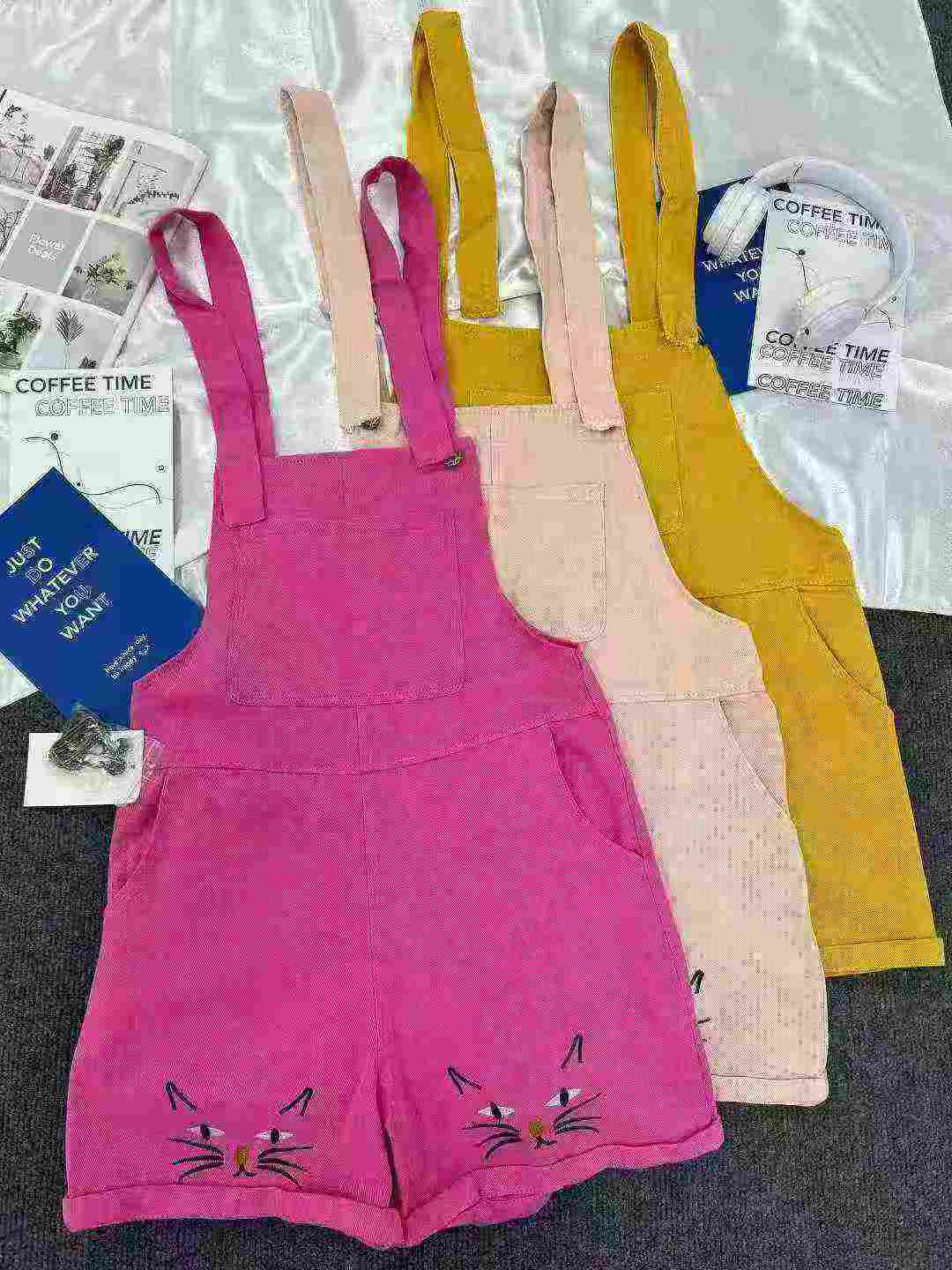 357 Piezas Pantalones Cortos Overol de Mezclilla para Mujer con Gato Bordado - Image 5