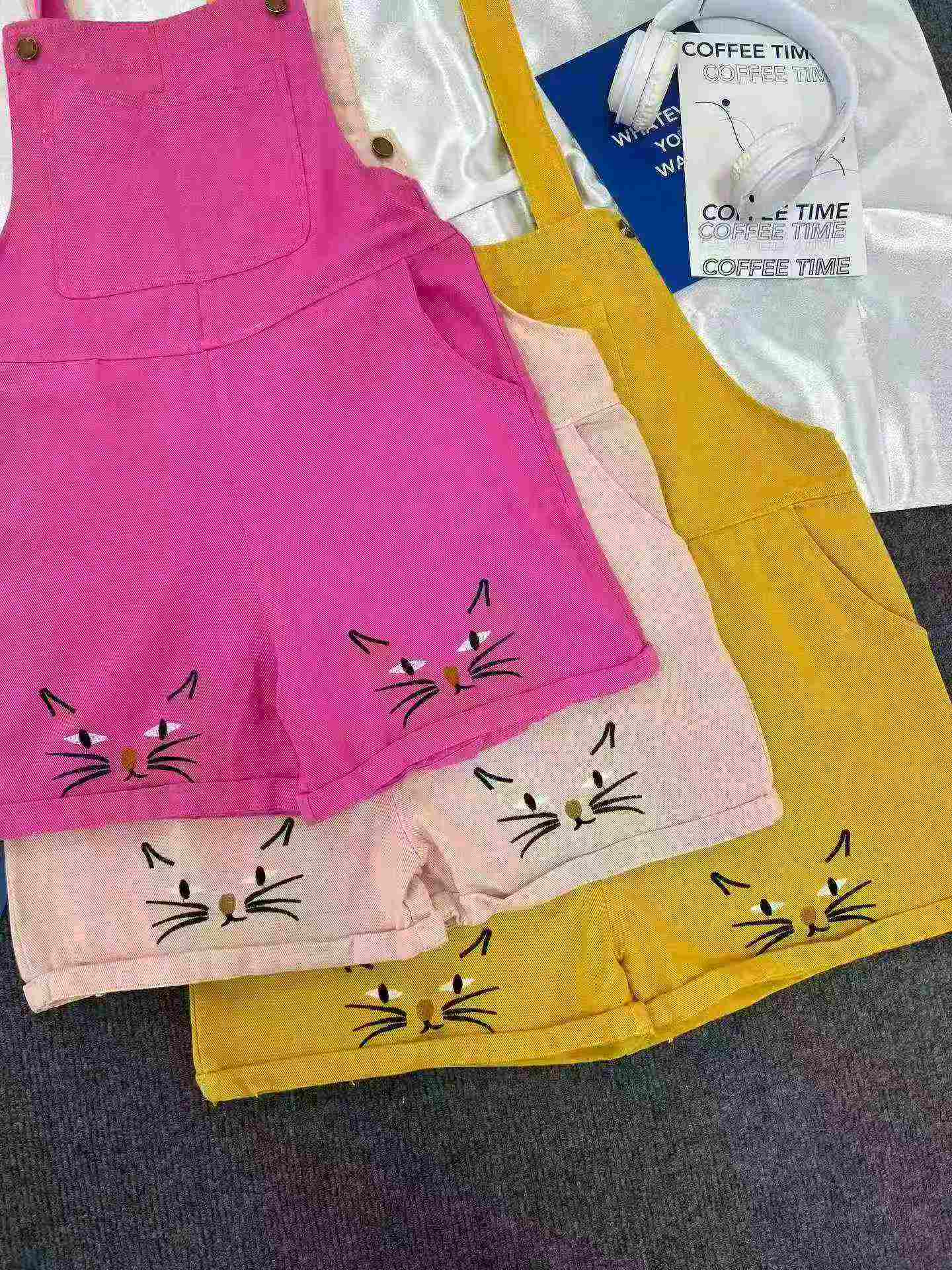 357 Piezas Pantalones Cortos Overol de Mezclilla para Mujer con Gato Bordado - Image 7