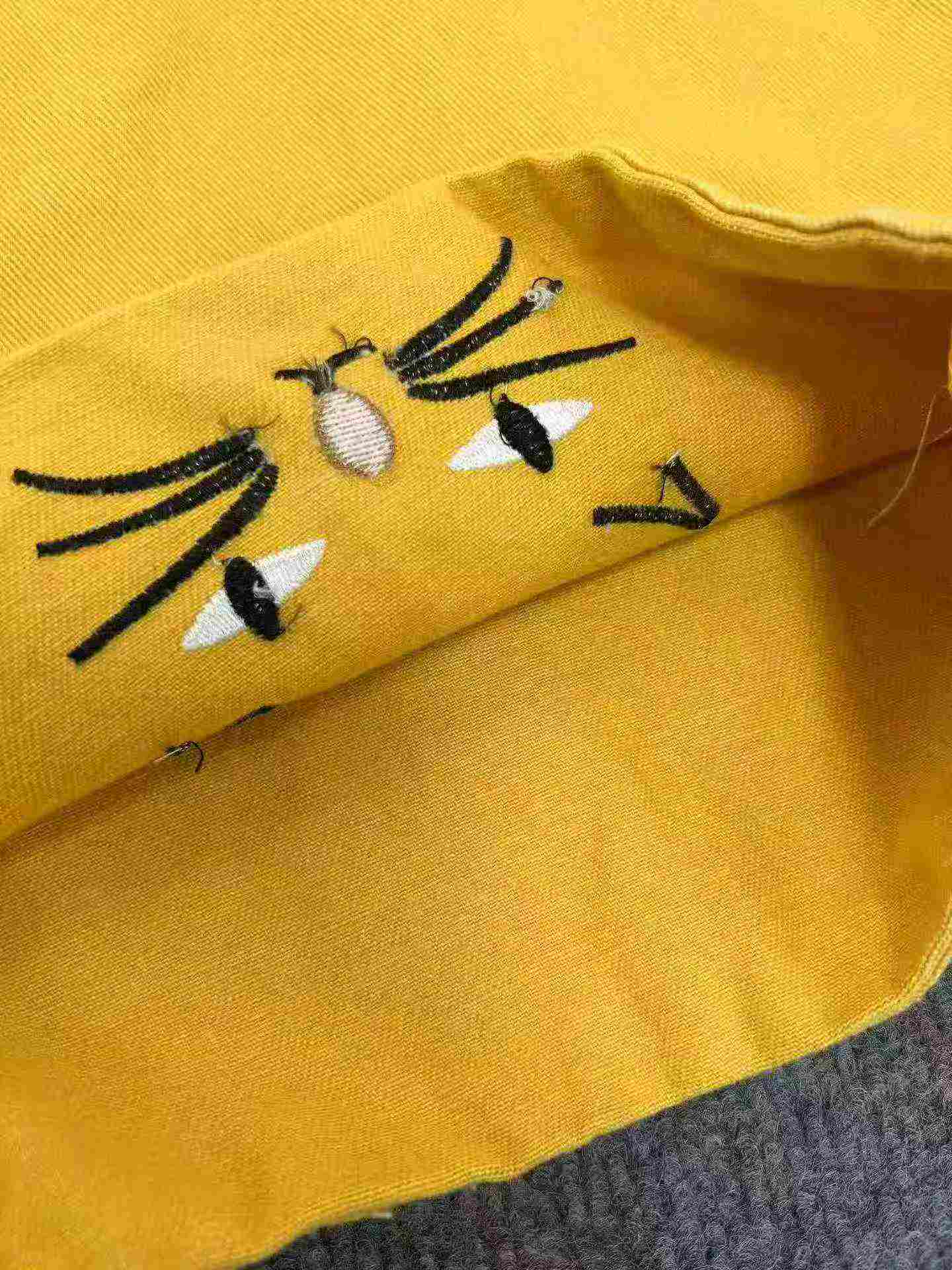 357 Piezas Pantalones Cortos Overol de Mezclilla para Mujer con Gato Bordado - Image 9