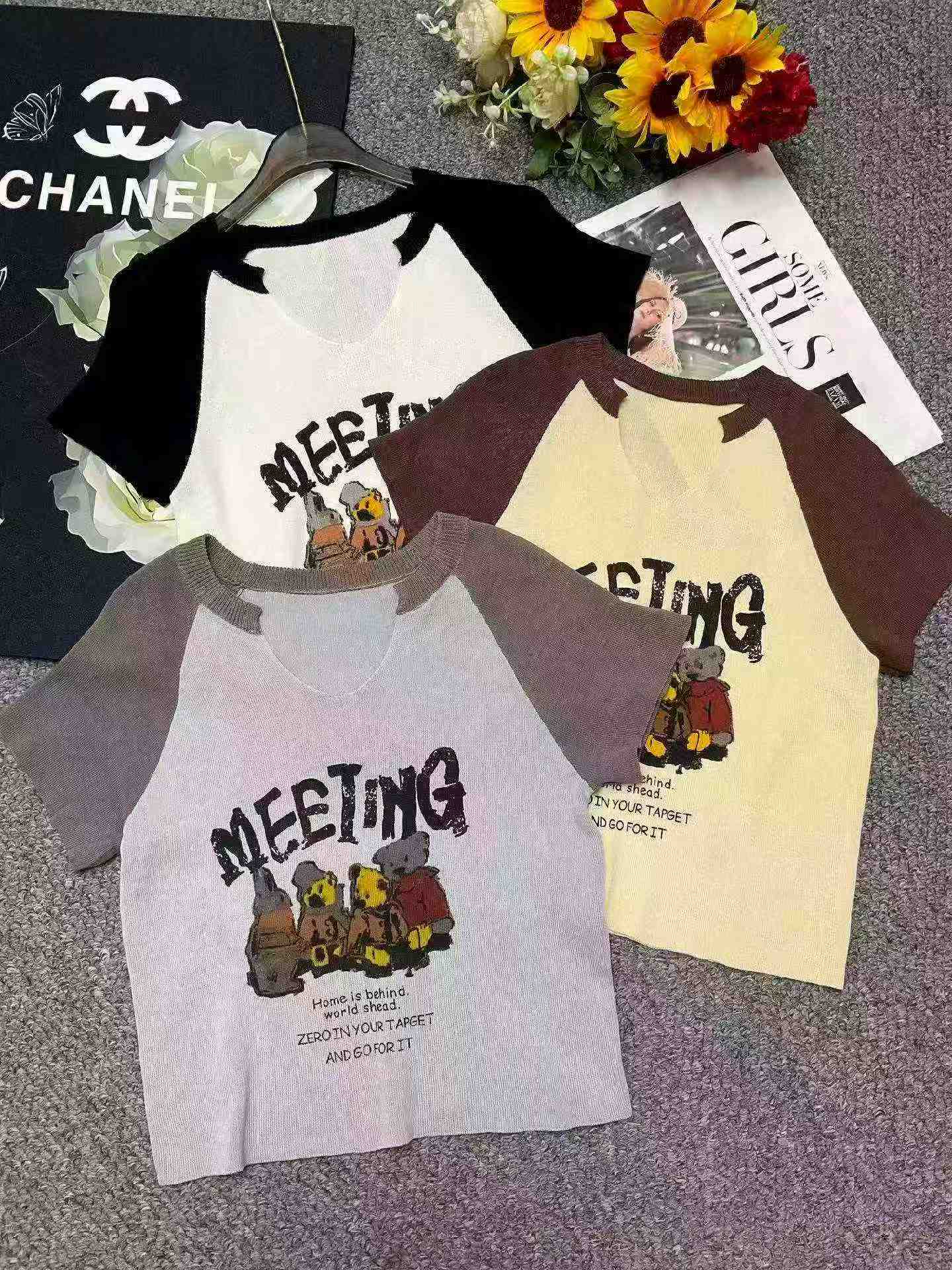 T-shati Mpya ya Majira ya Joto ya Kimarekani yenye mikono ya raglen yenye tofauti, yenye chapa ya kuchapishwa ya vintage, iliyofumwa ya mikono mifupi, vipande 1090, kila kimoja kimefungwa kando kivyake - Image 2
