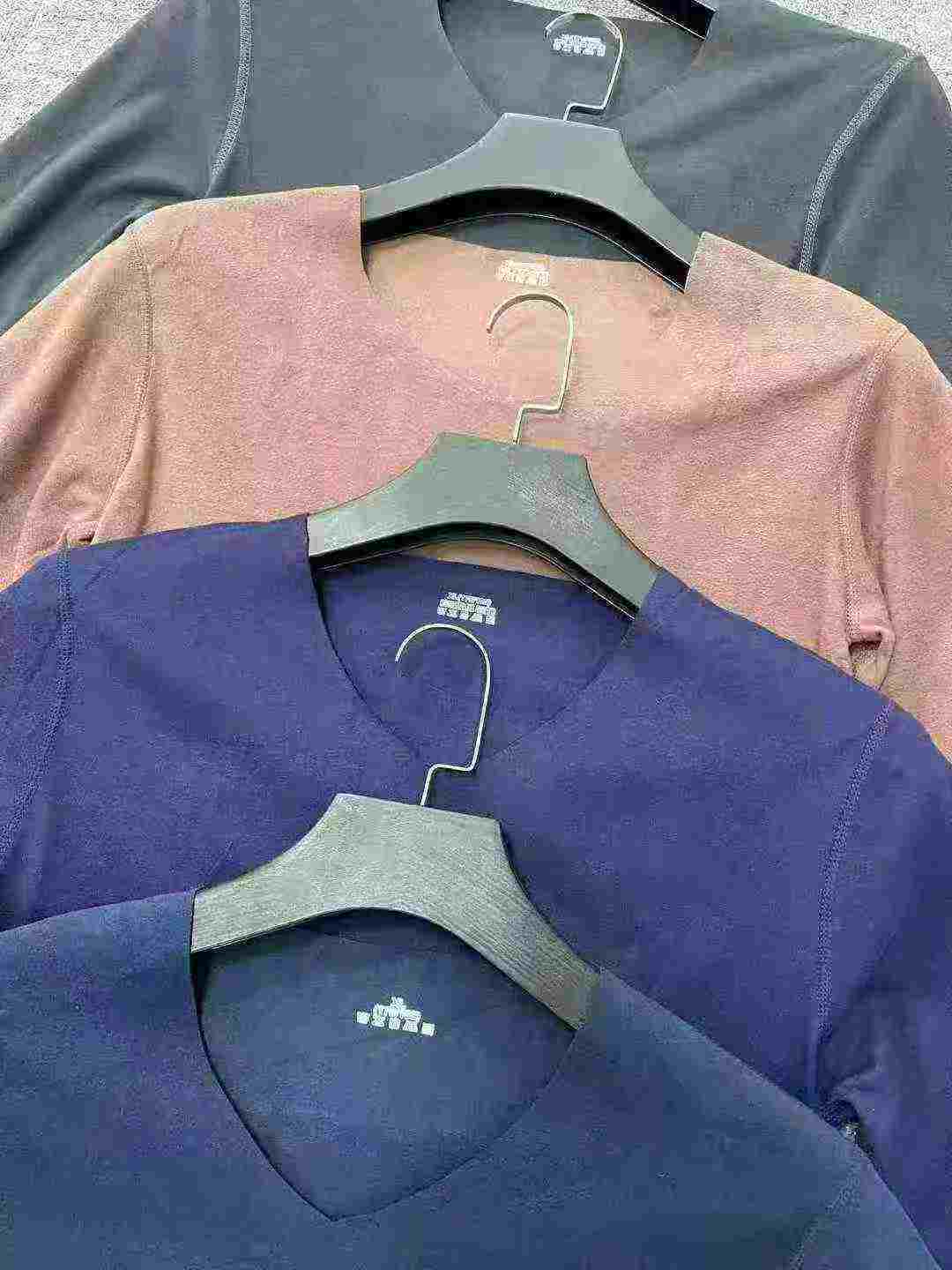 18 000 ensembles de sous-vêtements thermiques pour hommes à col V en Dralon double face - Image 8