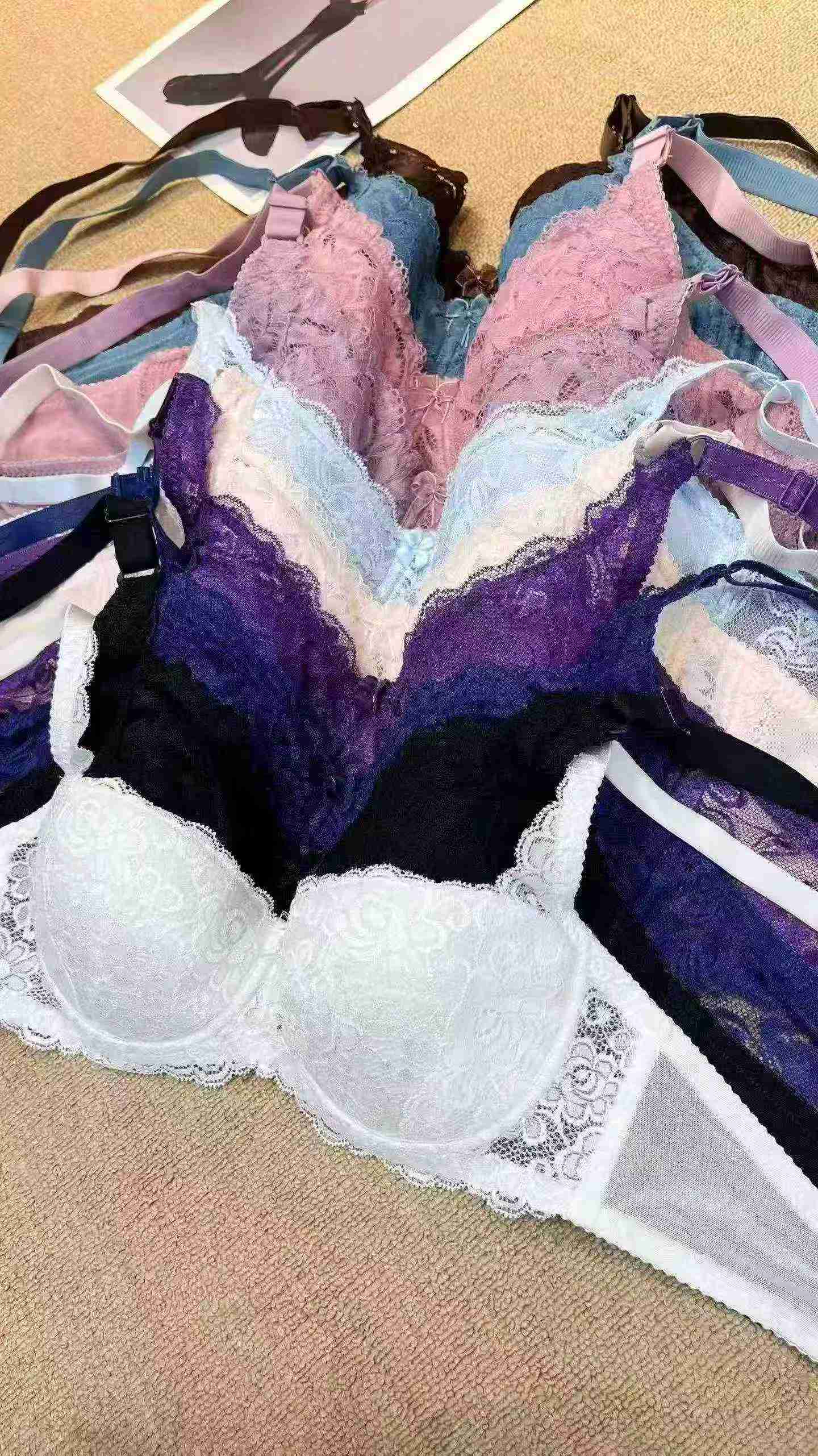 Approx 500 Pieces Women's Lace Bras - Image 3