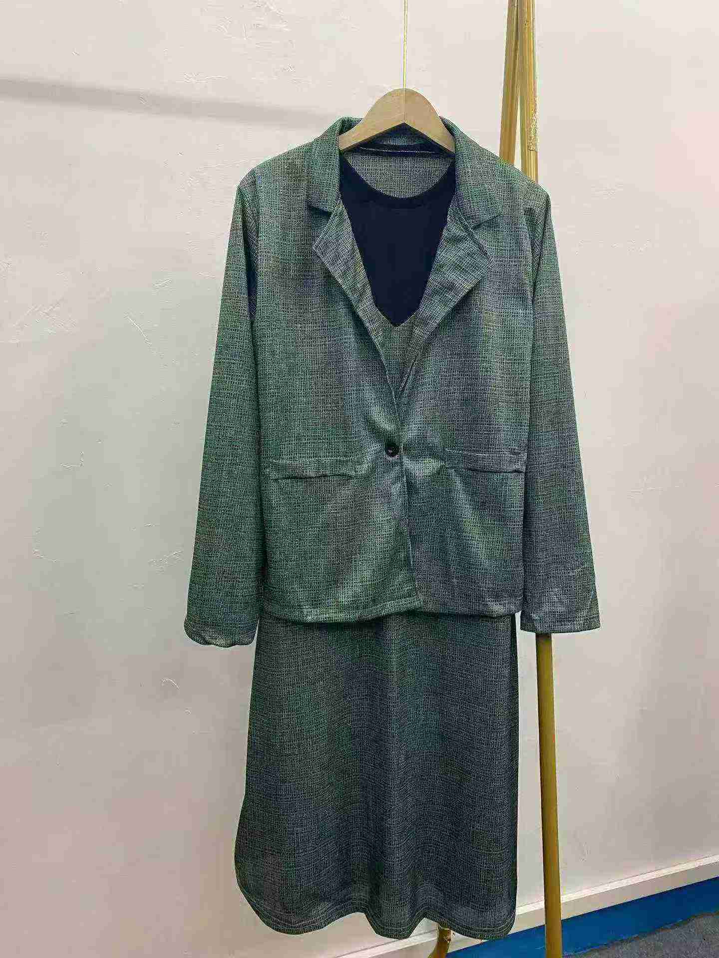 150 Peças de Vestido Casaco Casual com Blocos de Cores Emendados - Image 3