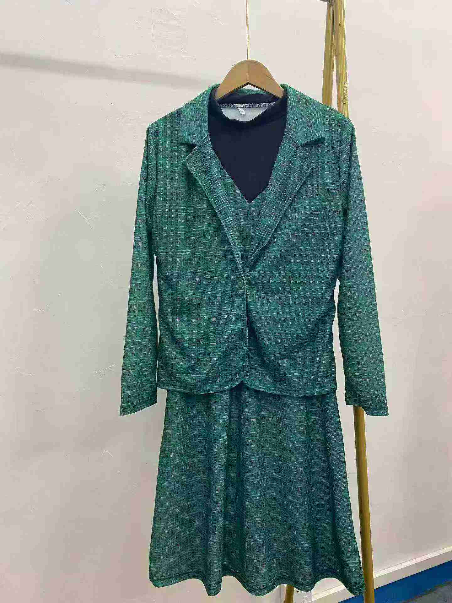 150 Peças de Vestido Casaco Casual com Blocos de Cores Emendados - Image 4