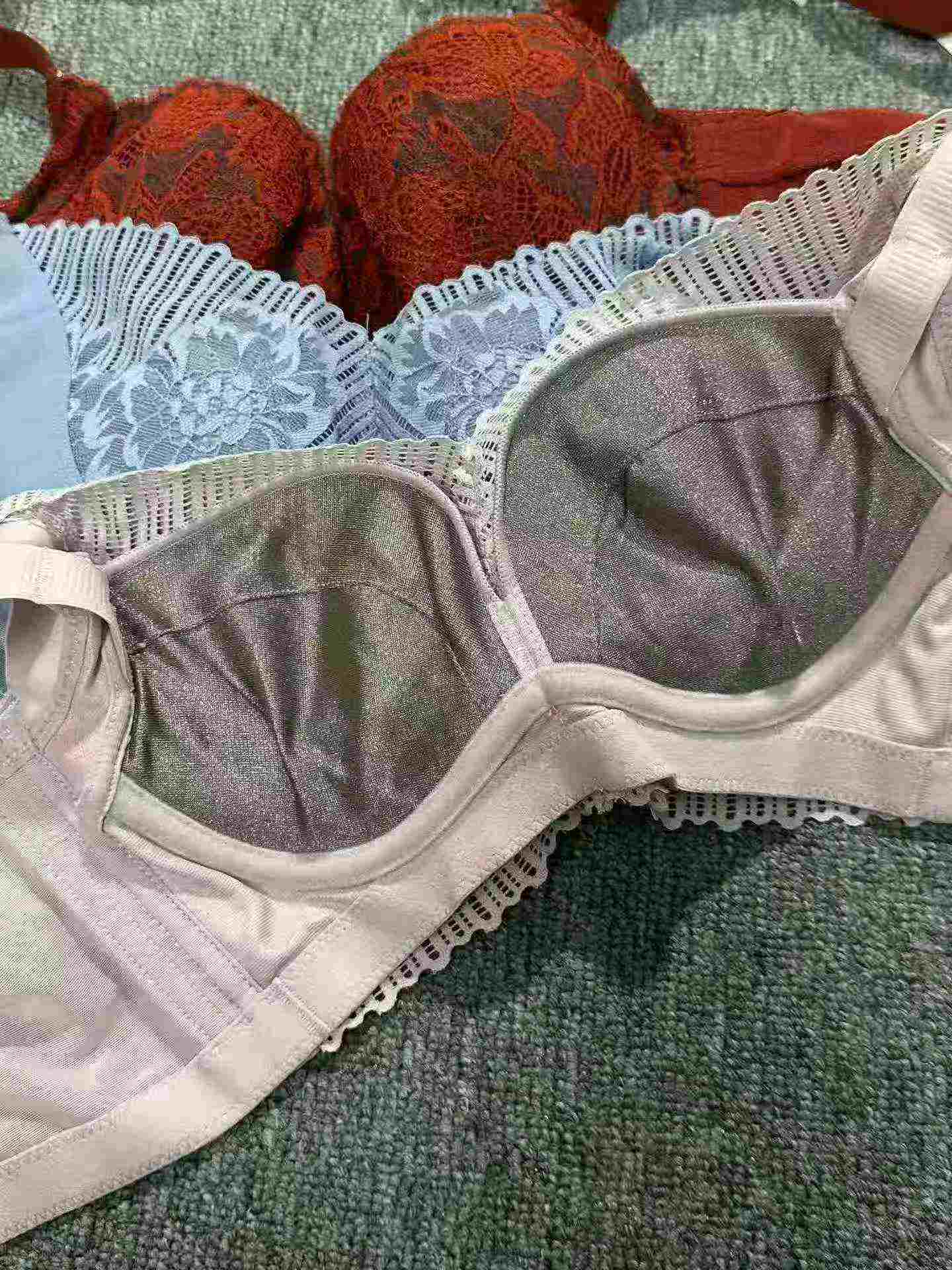 Around 600pcs Whole Collection Women Bras Wholesale - Image 4