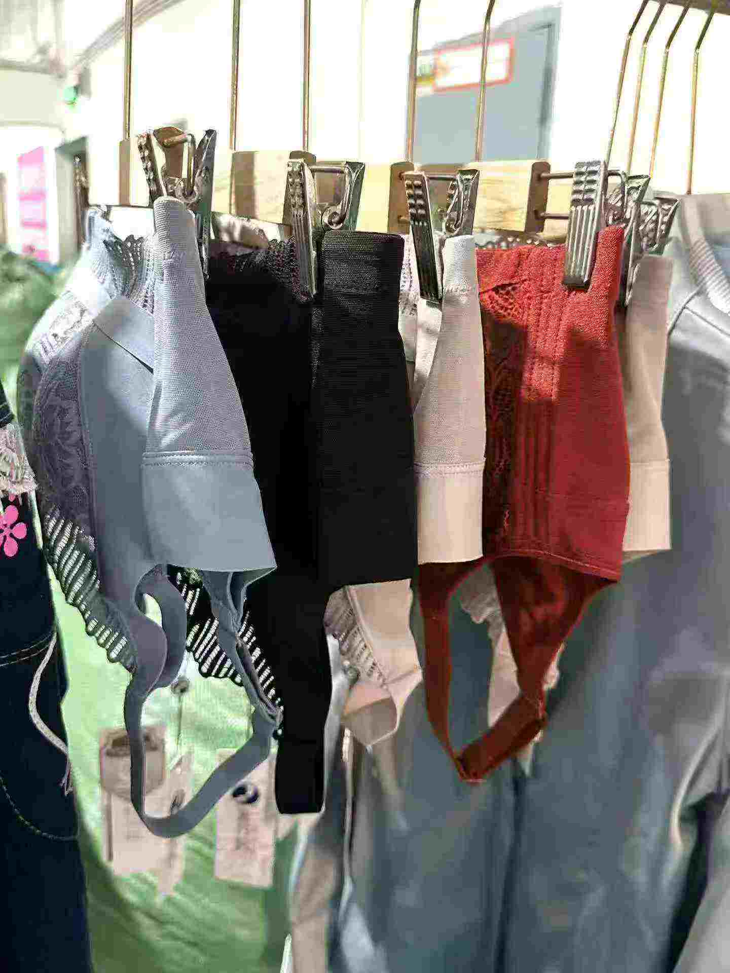 Around 600pcs Whole Collection Women Bras Wholesale - Image 5