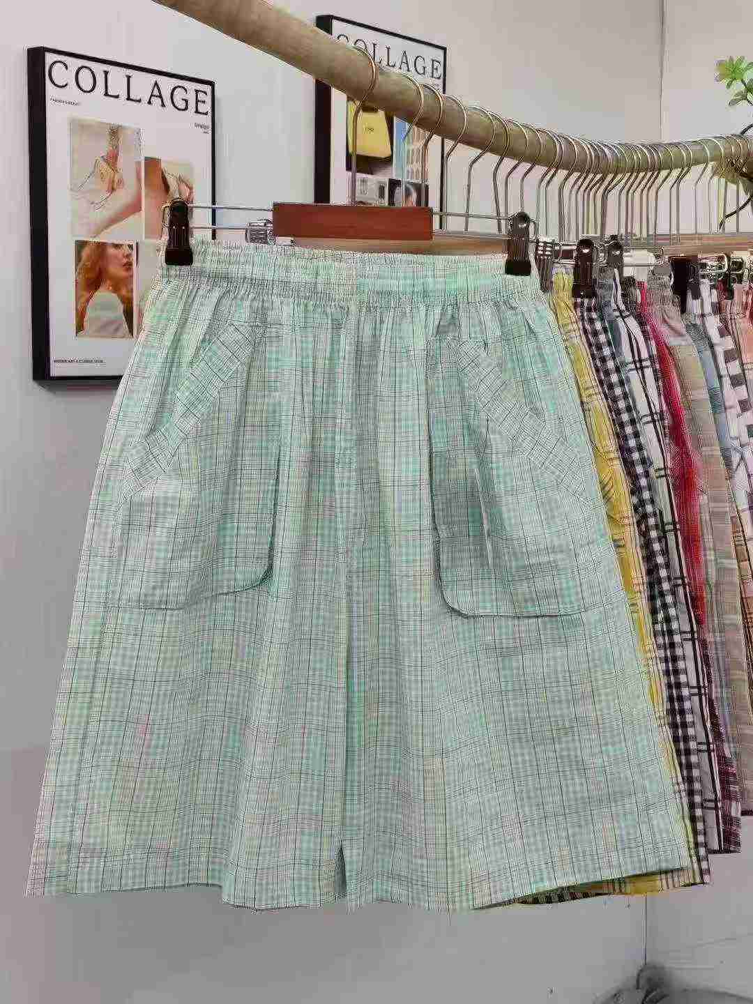 About 4000pcs Plaid Pure Cotton Casual Beach Shorts - Image 5