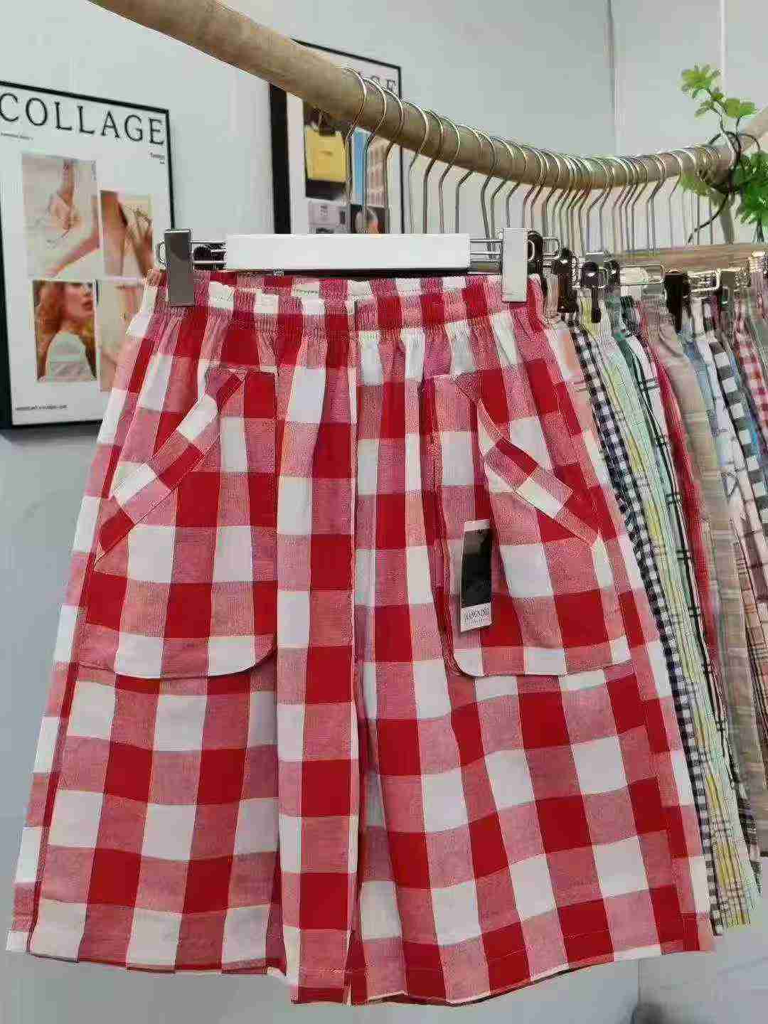 About 4000pcs Plaid Pure Cotton Casual Beach Shorts - Image 8