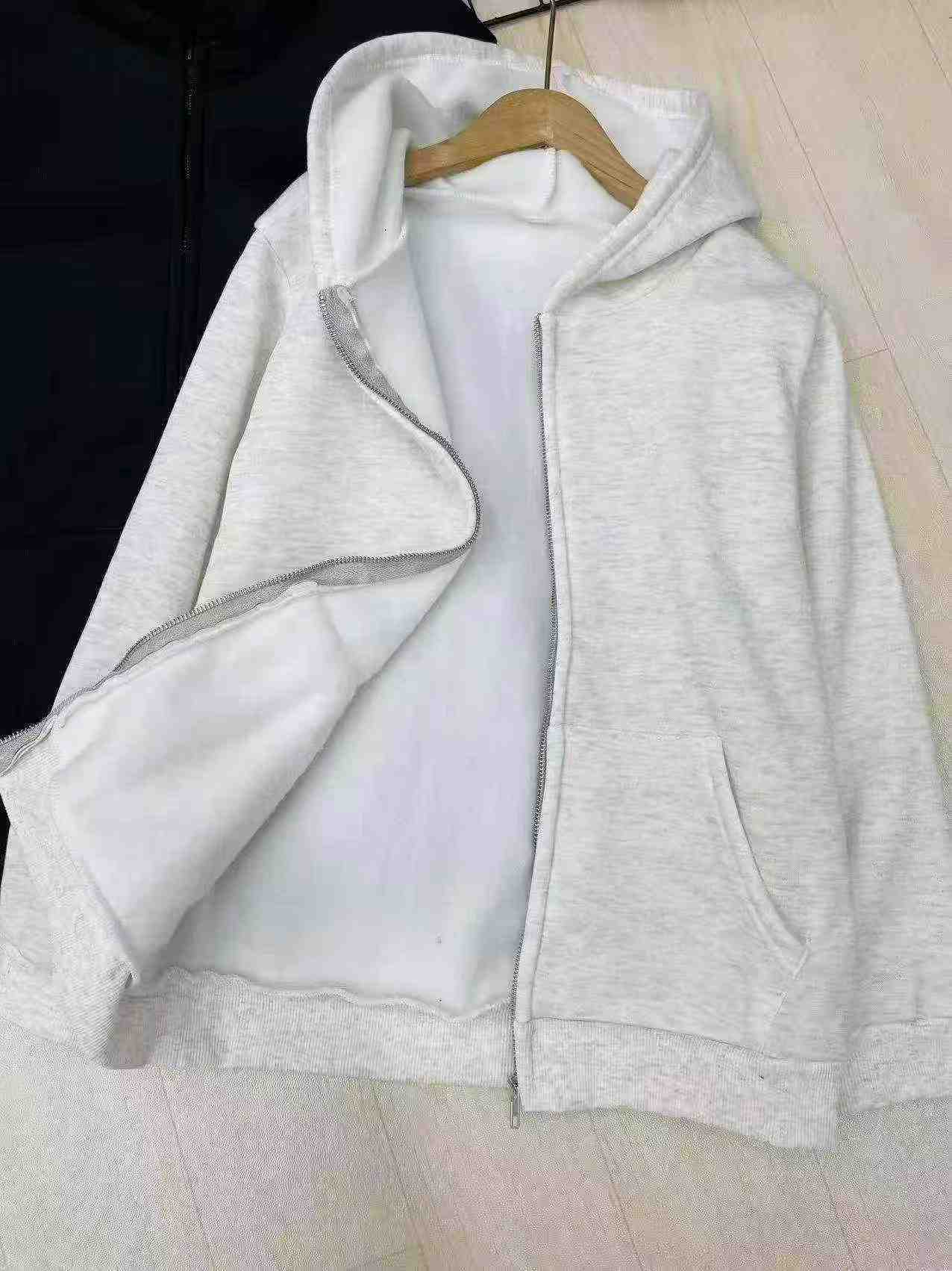 260 Pcs Older Kids Fleece Zipper Hoodies - Image 5