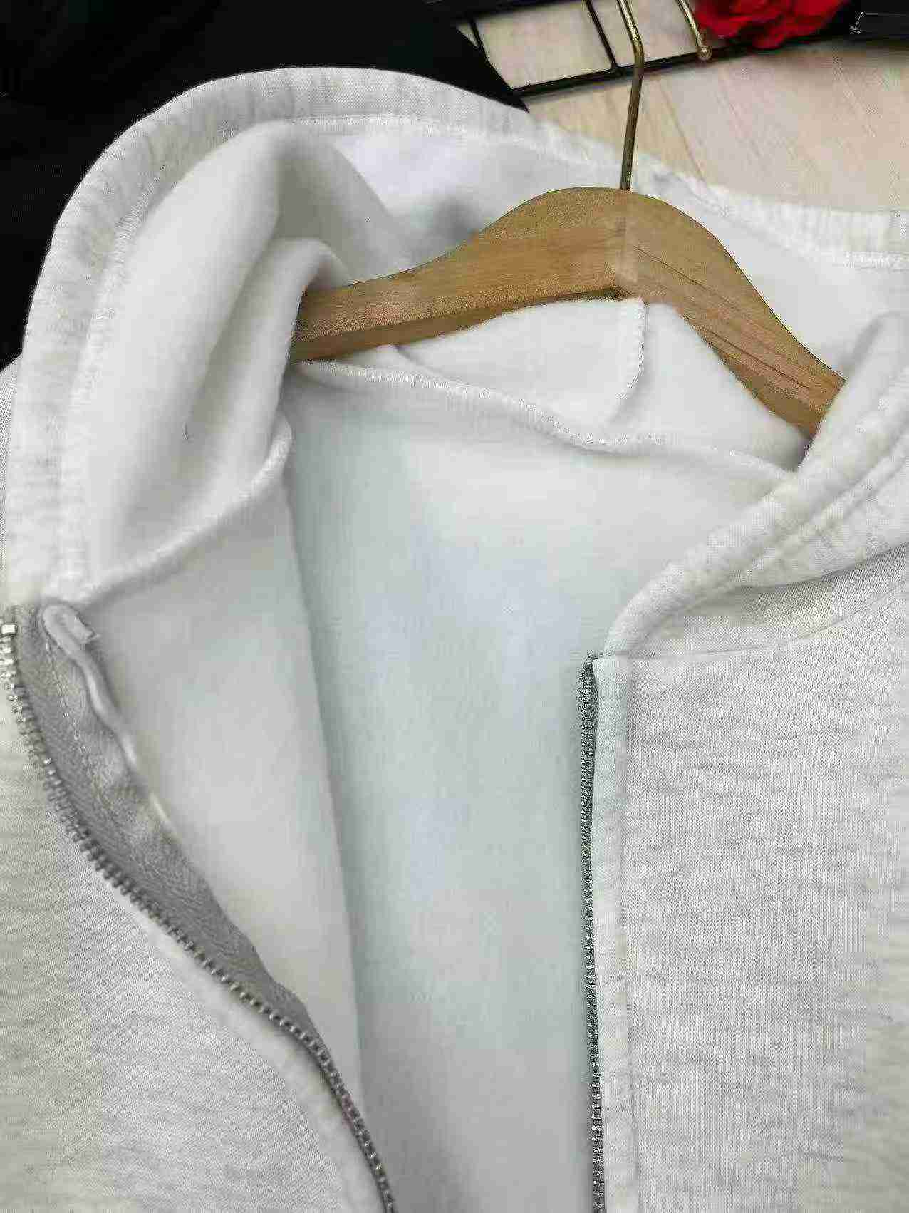 260 Pcs Older Kids Fleece Zipper Hoodies - Image 6