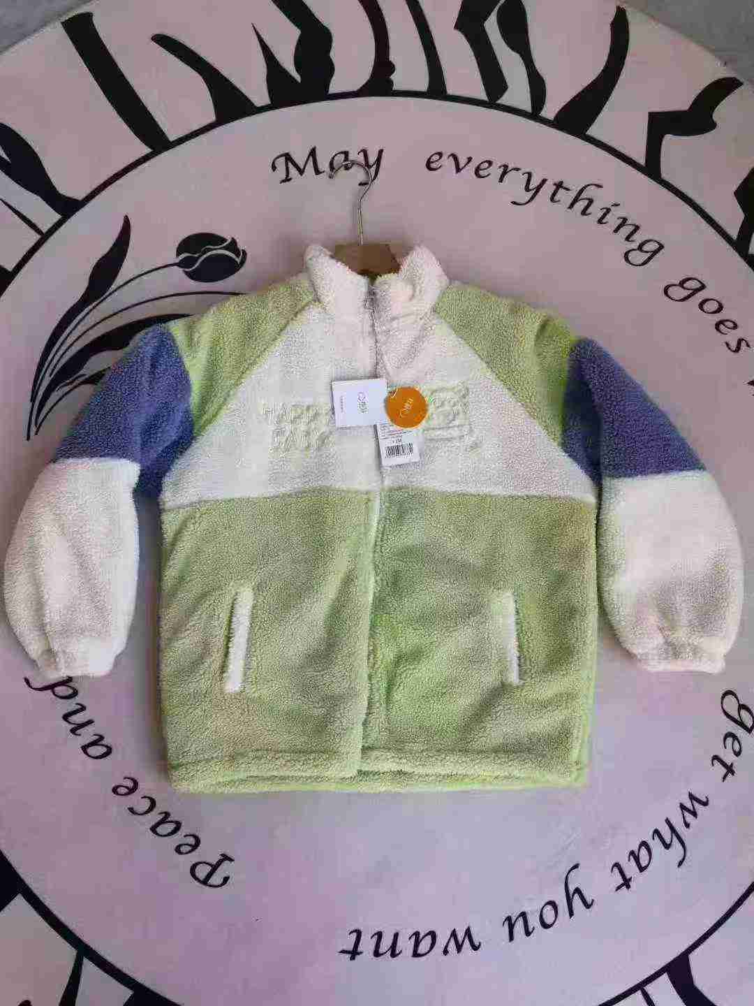 Koti la Watoto lenye Chapa la Fleece ya Sherpa, Takribani vipande 350, Ukubwa 110-160, kila moja imefungwa kivyakwe ikiwa na lebo ya kuning'inia - Image 5