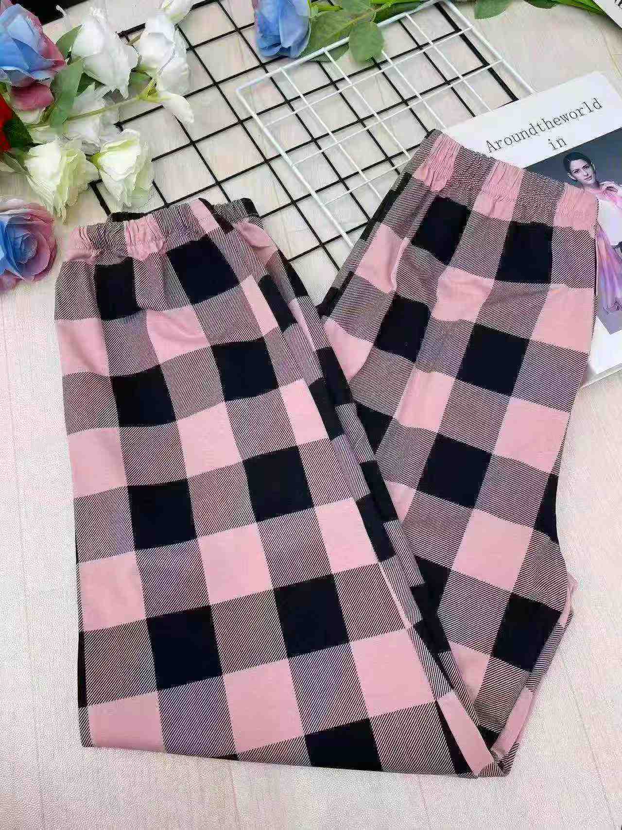 239 Pcs Trendy High Waisted Plaid Jogger Pants - Image 4