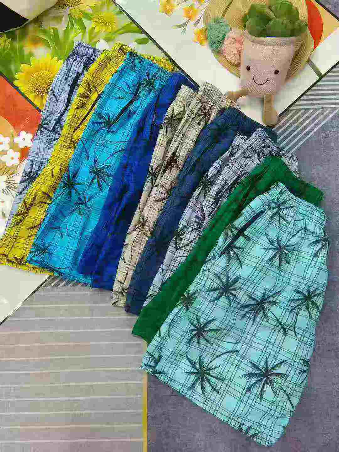 3000 Pcs One Size Men's 5-inch Beach Shorts - Image 4