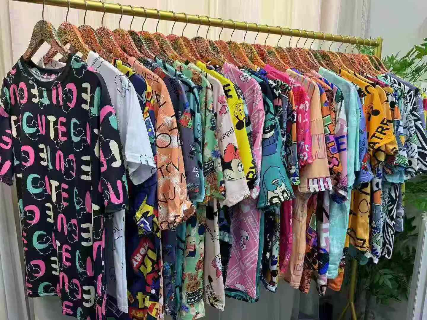 4440 sztuk damskich oversize letnich krótkorękawowych T-shirtów z nadrukiem - Image 9
