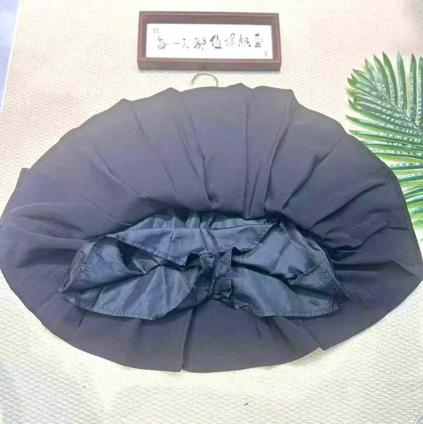 Lebih kurang 120 Keping Skirt Berlipit Seksi Hitam Anti-Terdedah - Image 7