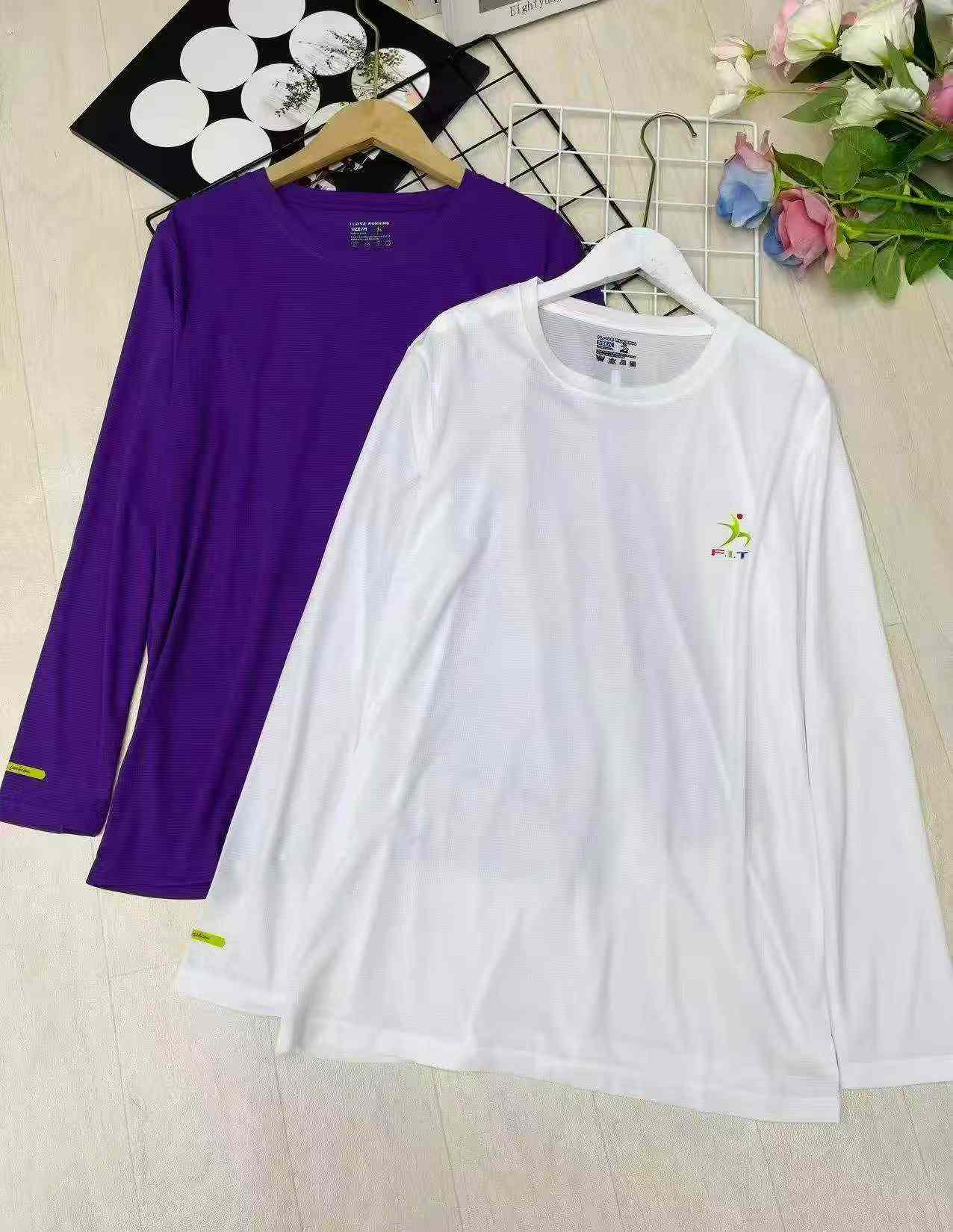 657 Pcs Sports Long Sleeve T-Shirts Clearance - Image 3